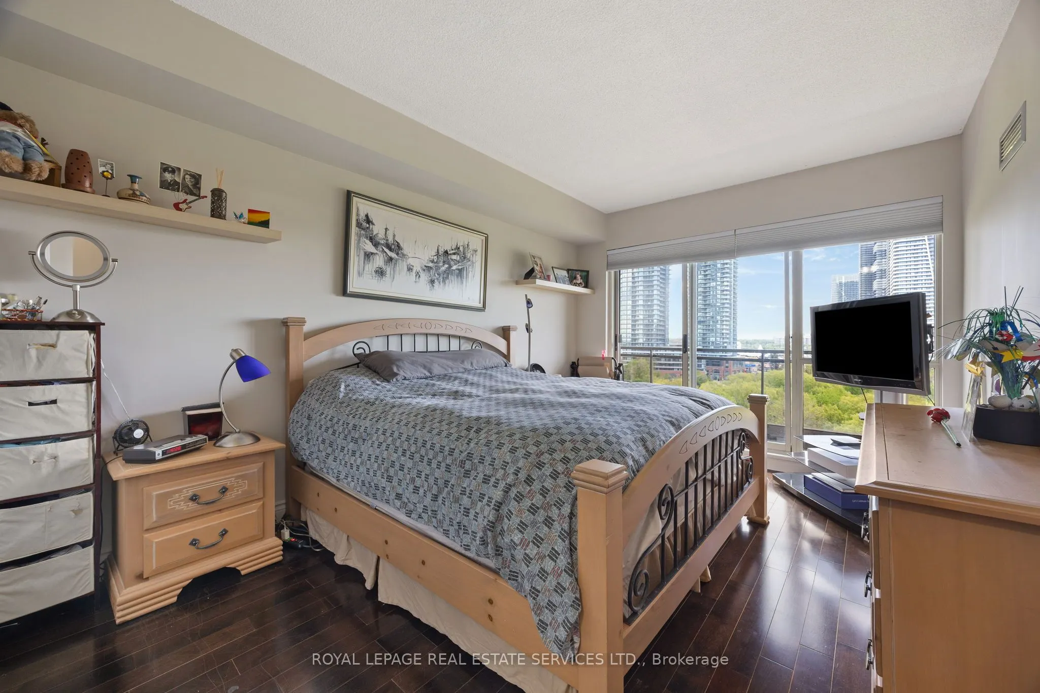 2261 Lake shore Boulevard W #1010