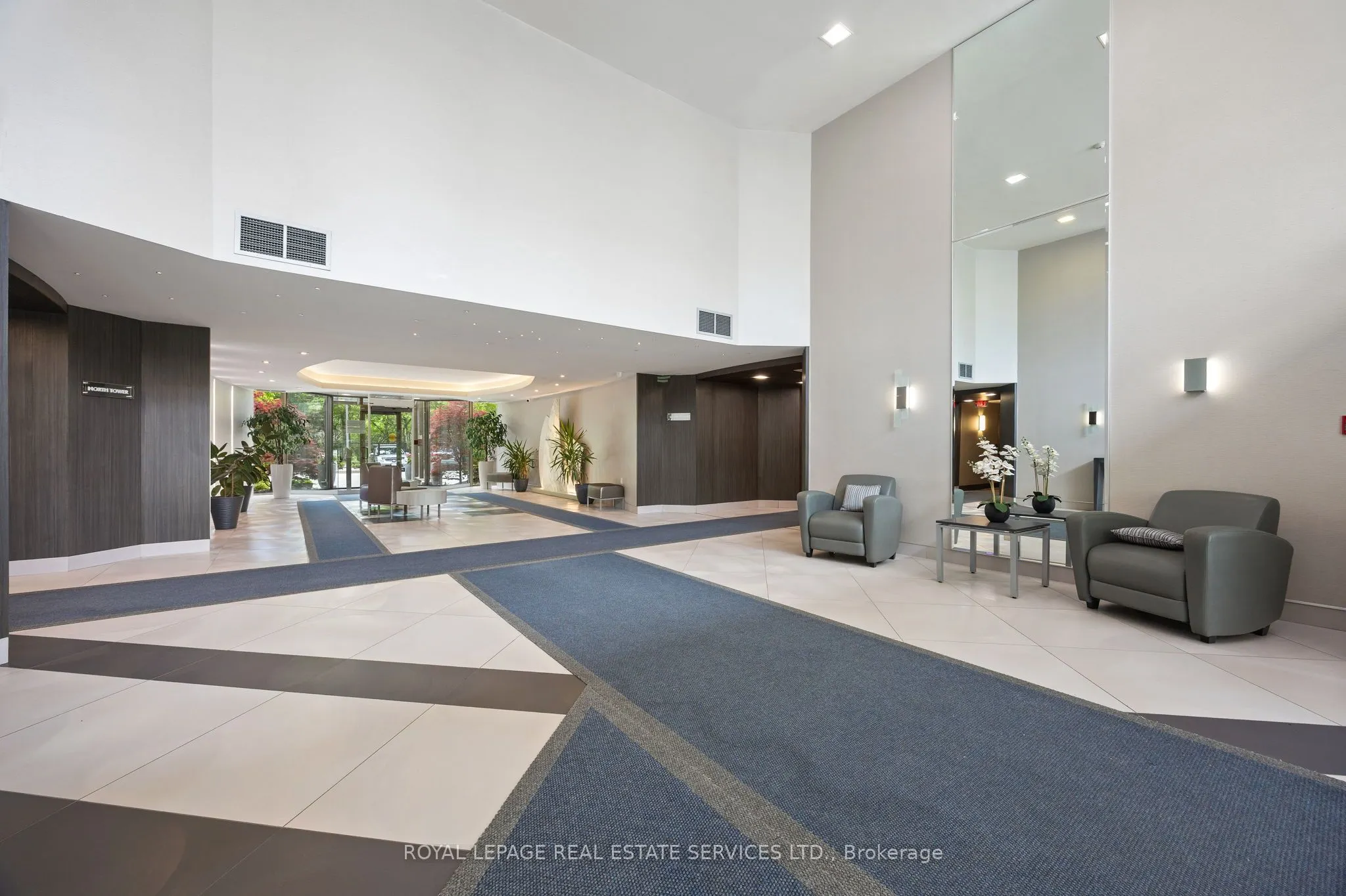 2261 Lake shore Boulevard W #1010