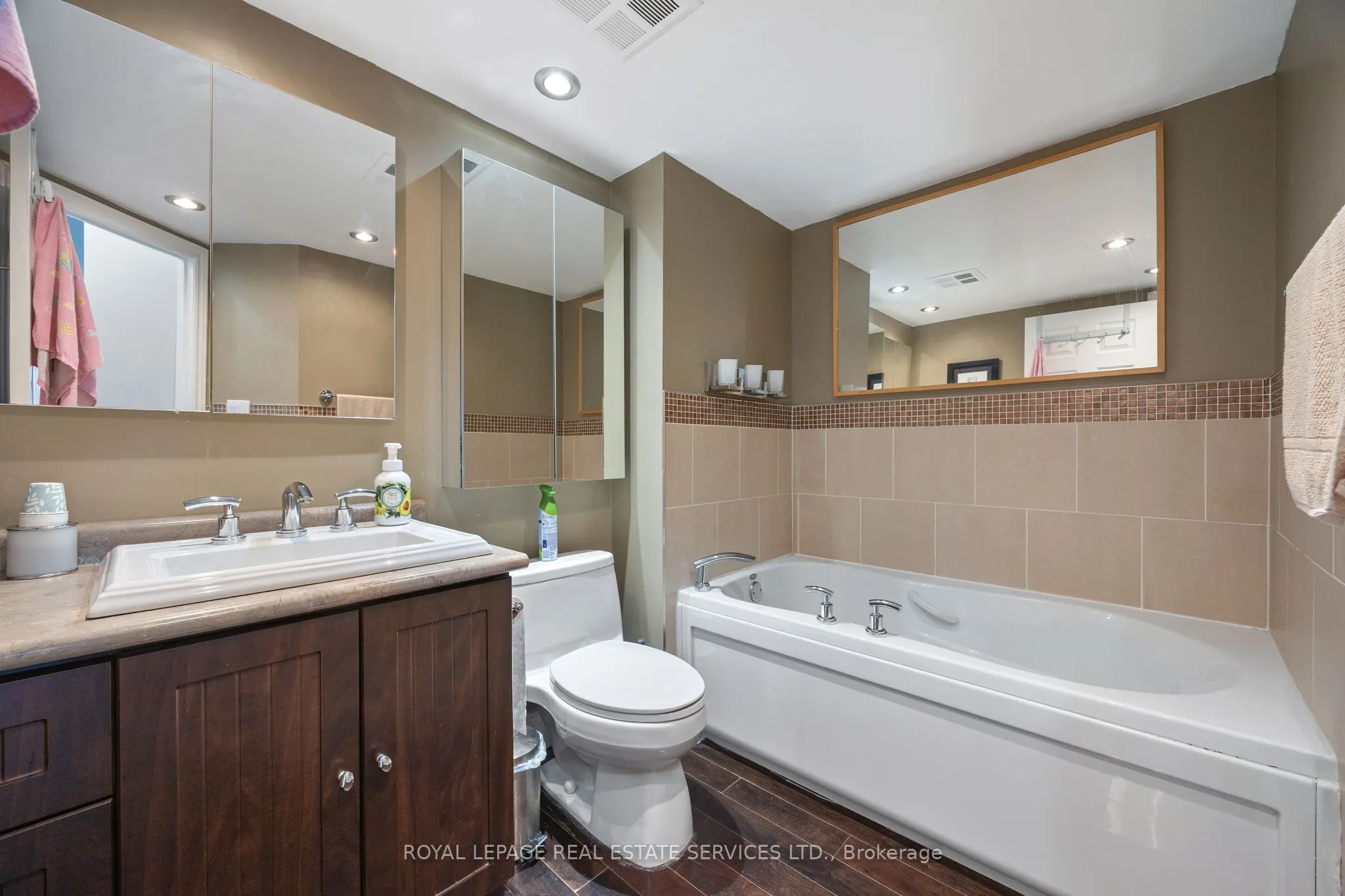 2261 Lake shore Boulevard W #1010