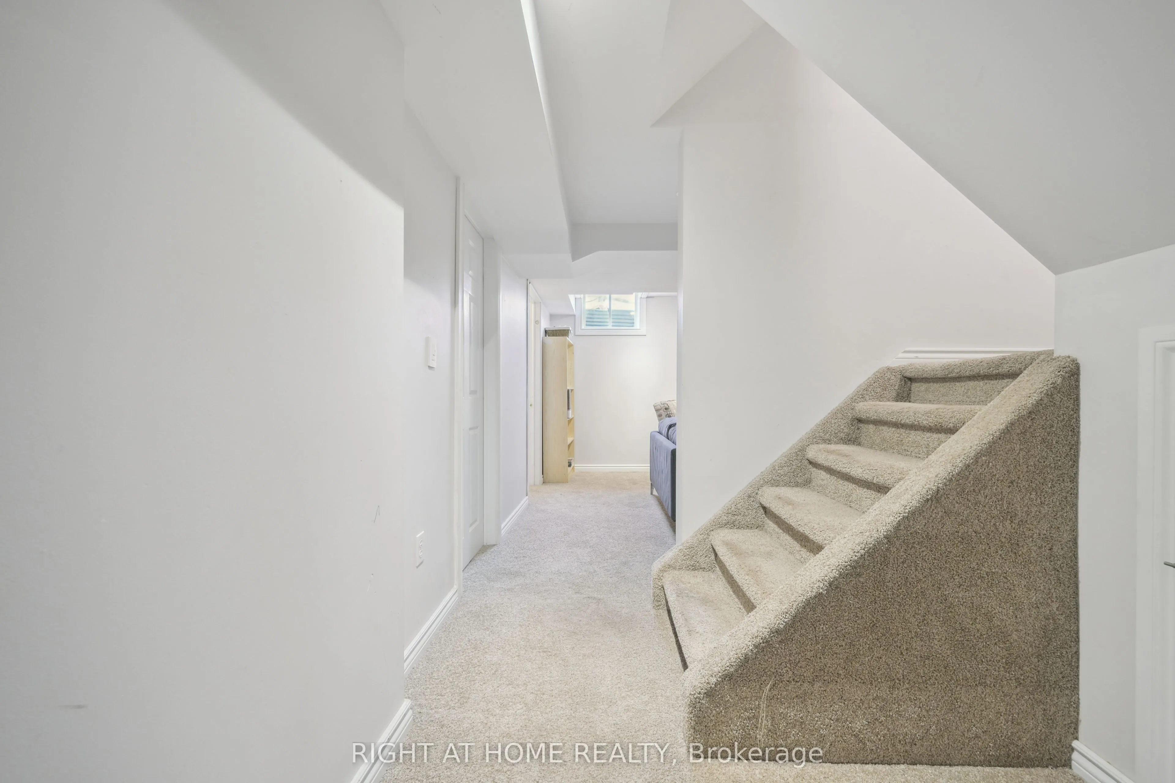 477 Farlow Crescent