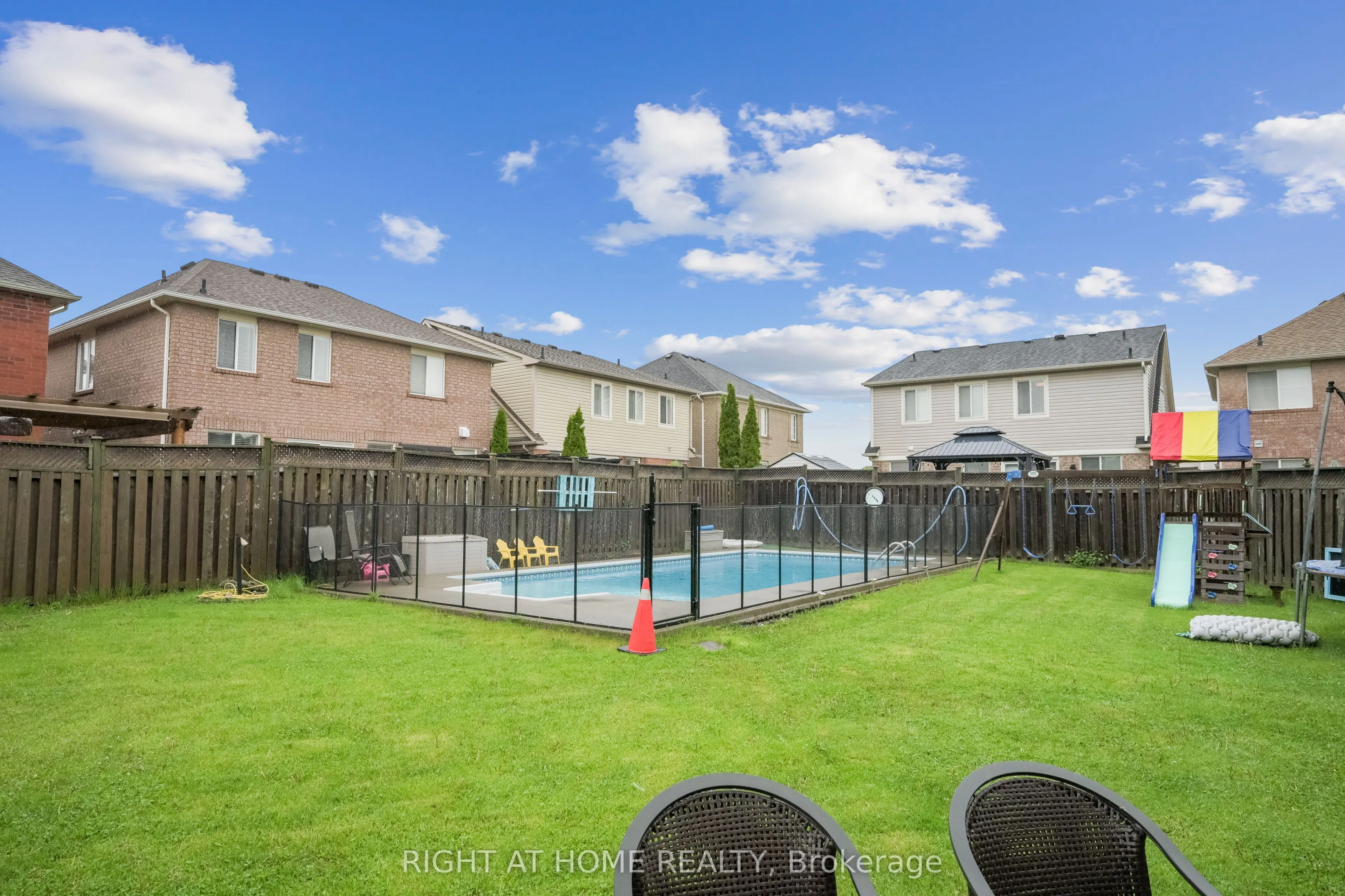 477 Farlow Crescent