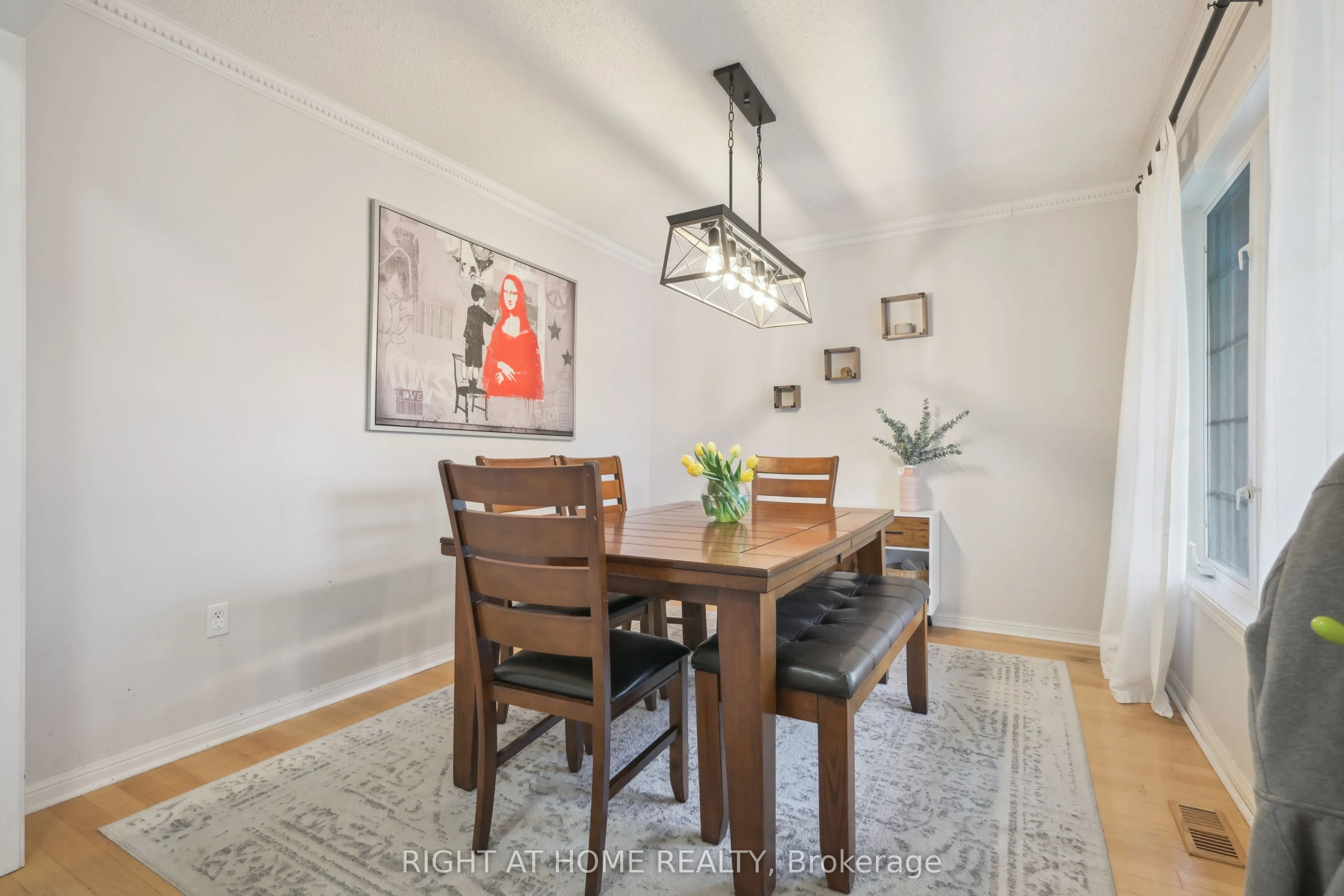 477 Farlow Crescent