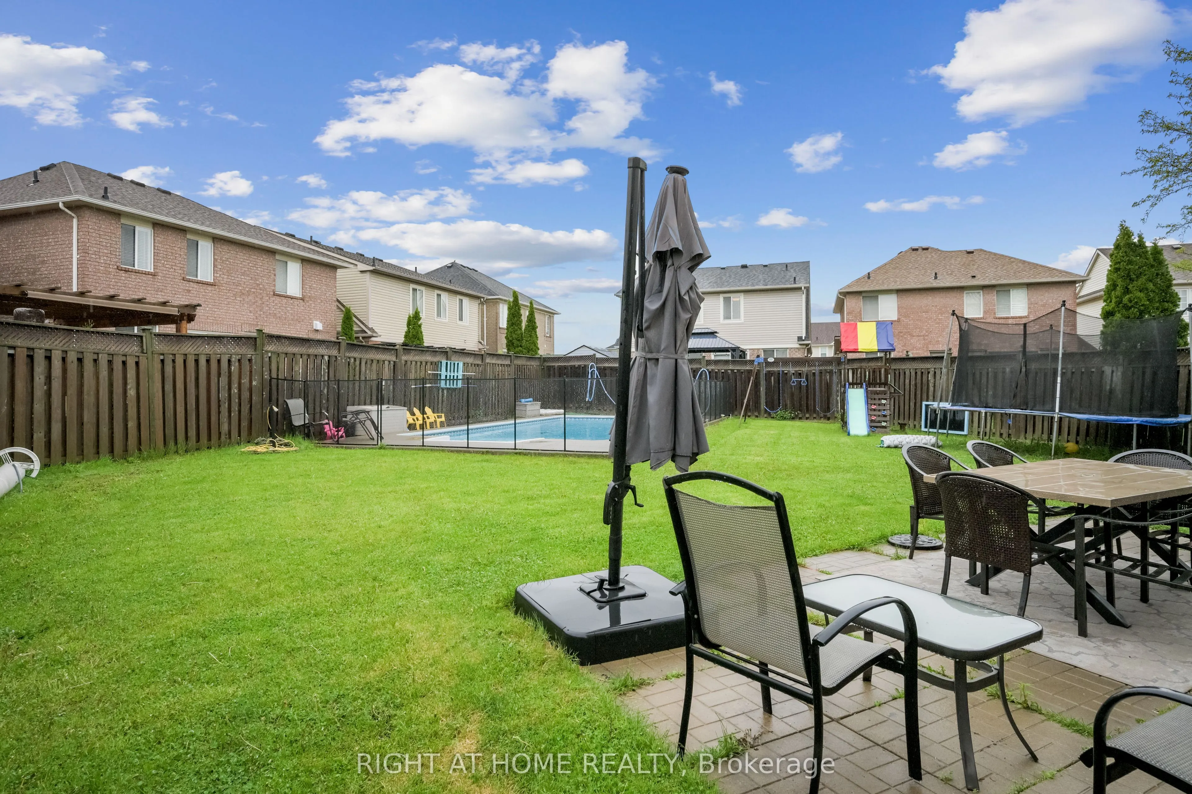 477 Farlow Crescent