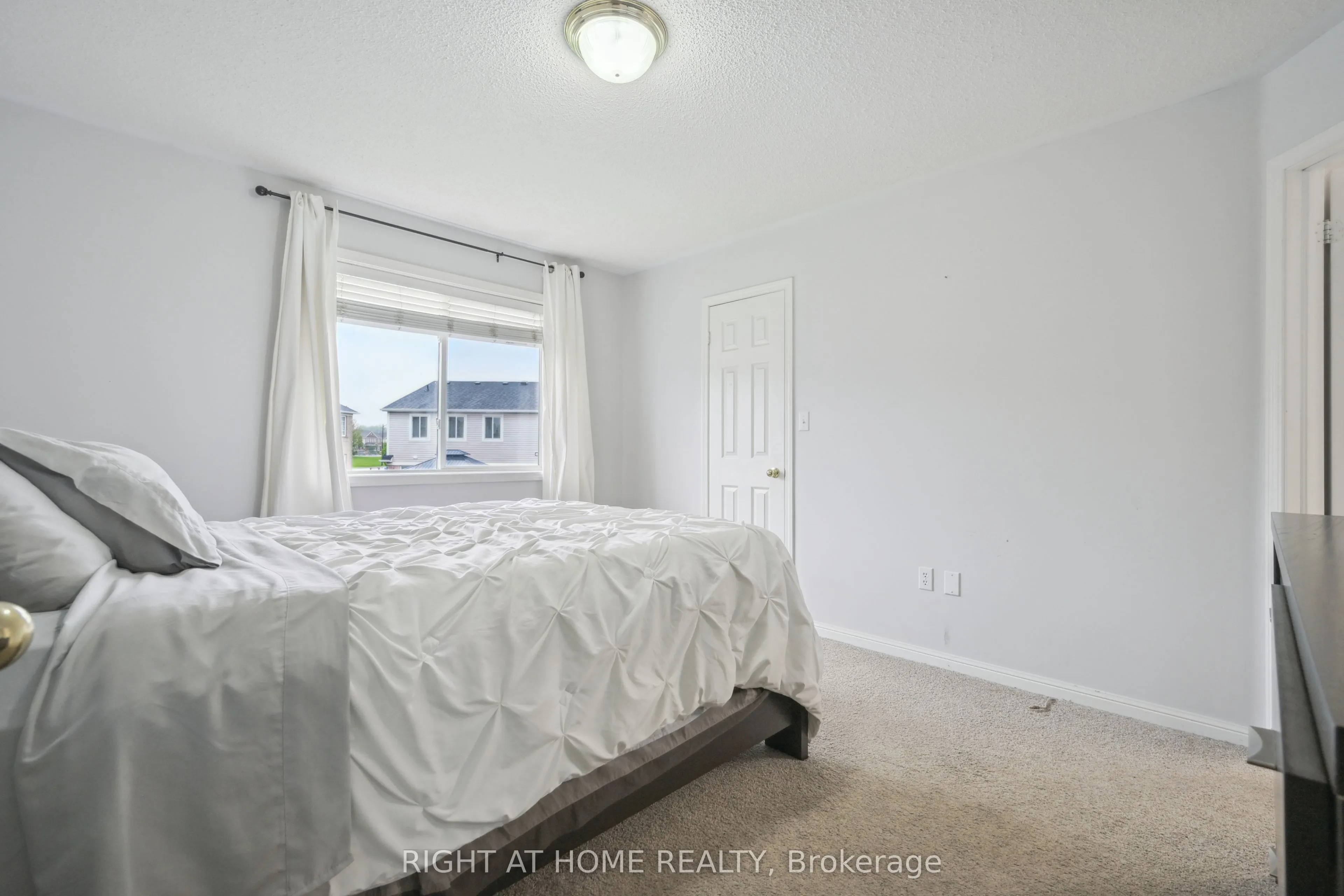 477 Farlow Crescent
