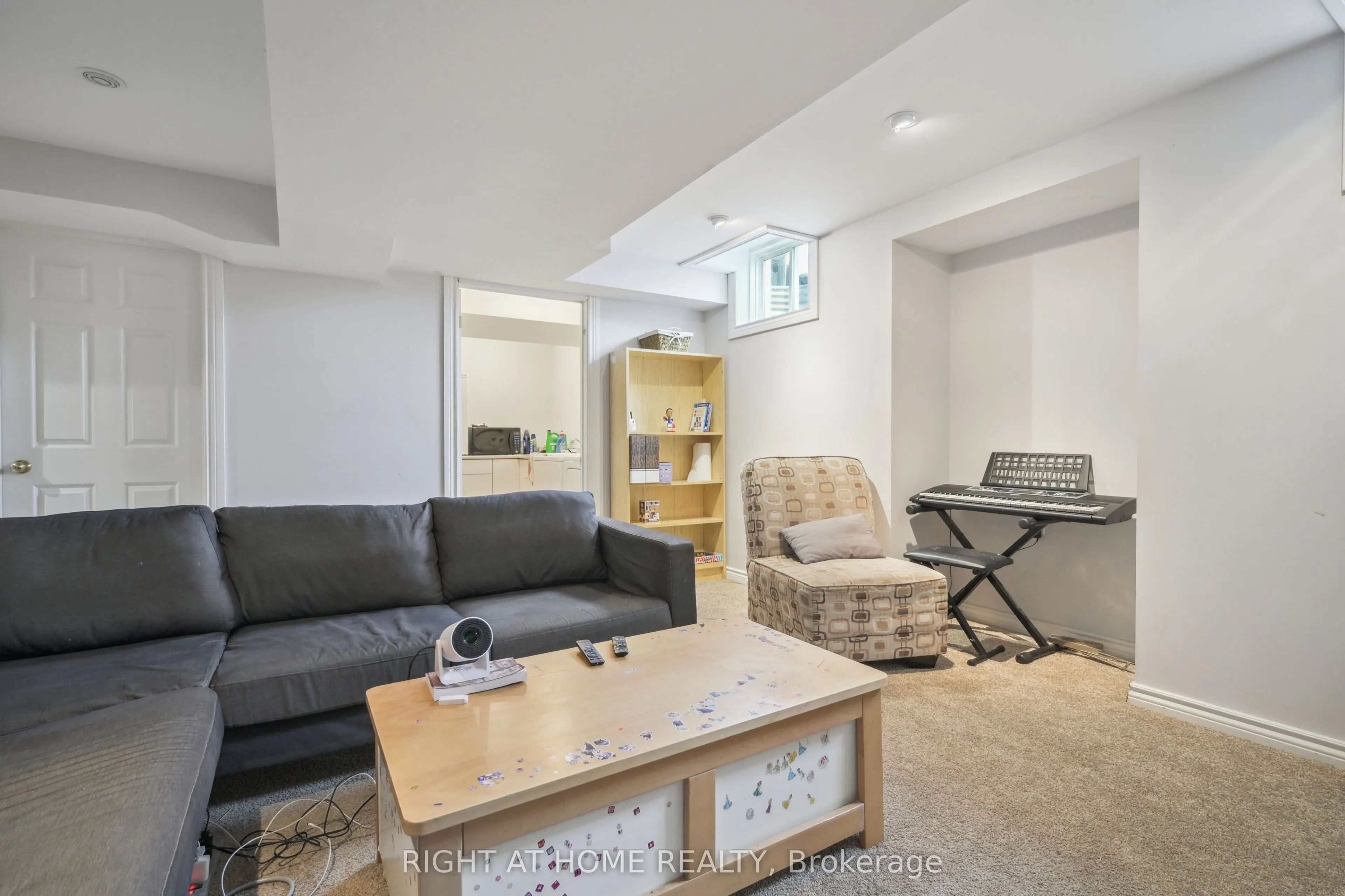 477 Farlow Crescent