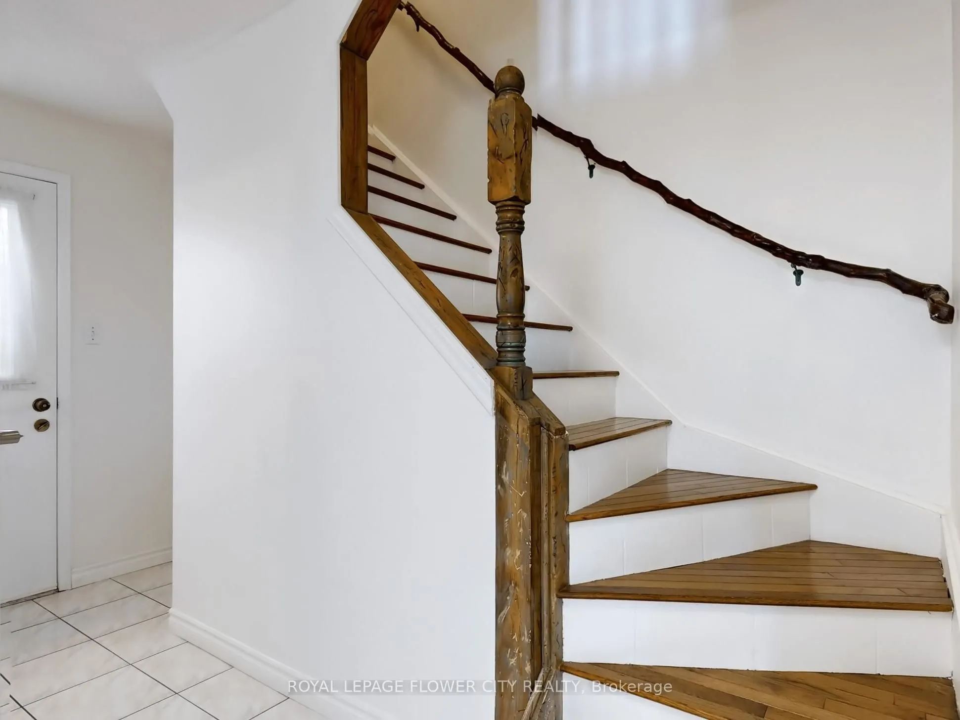 3121 Keynes Crescent