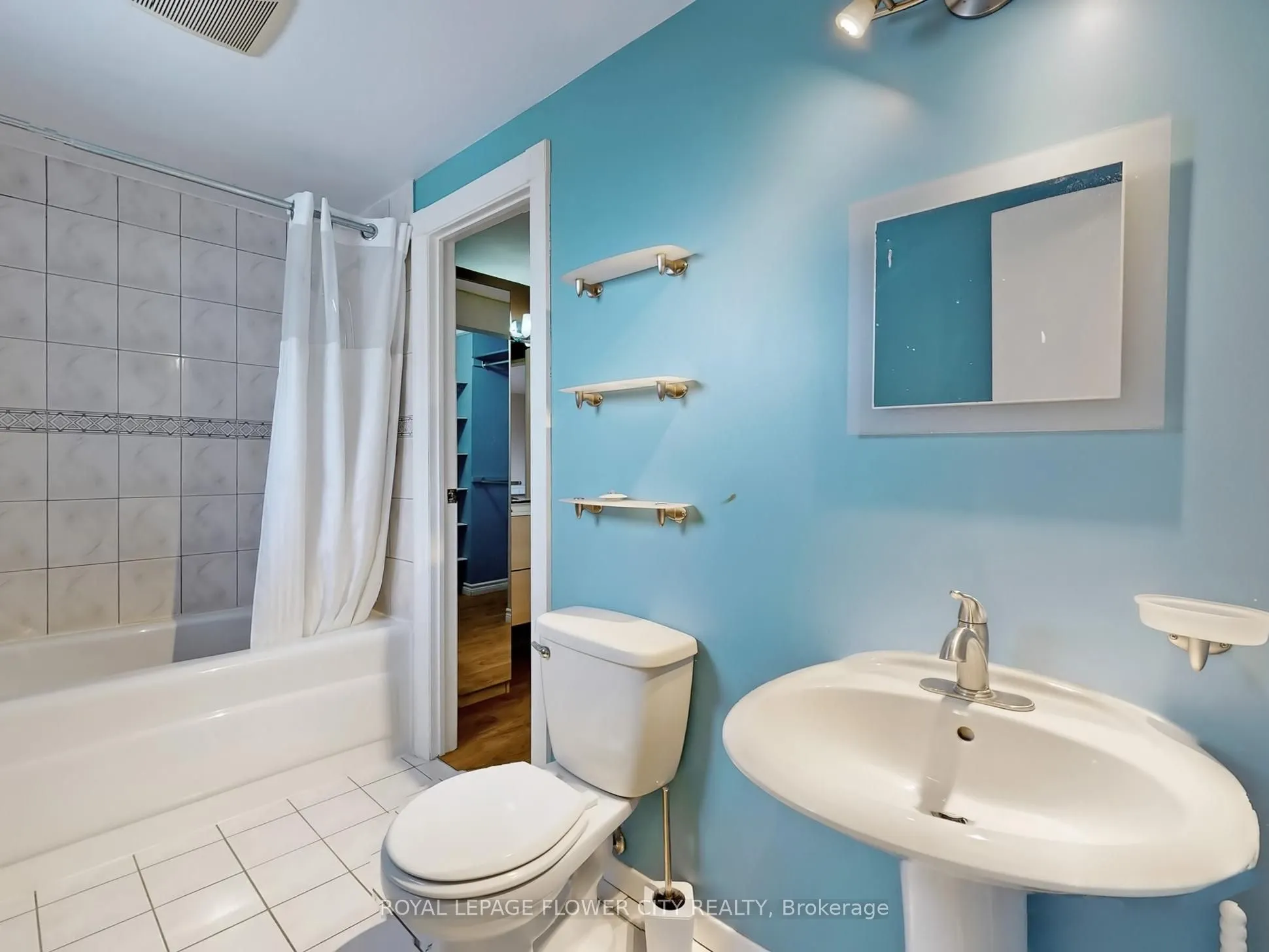 3121 Keynes Crescent