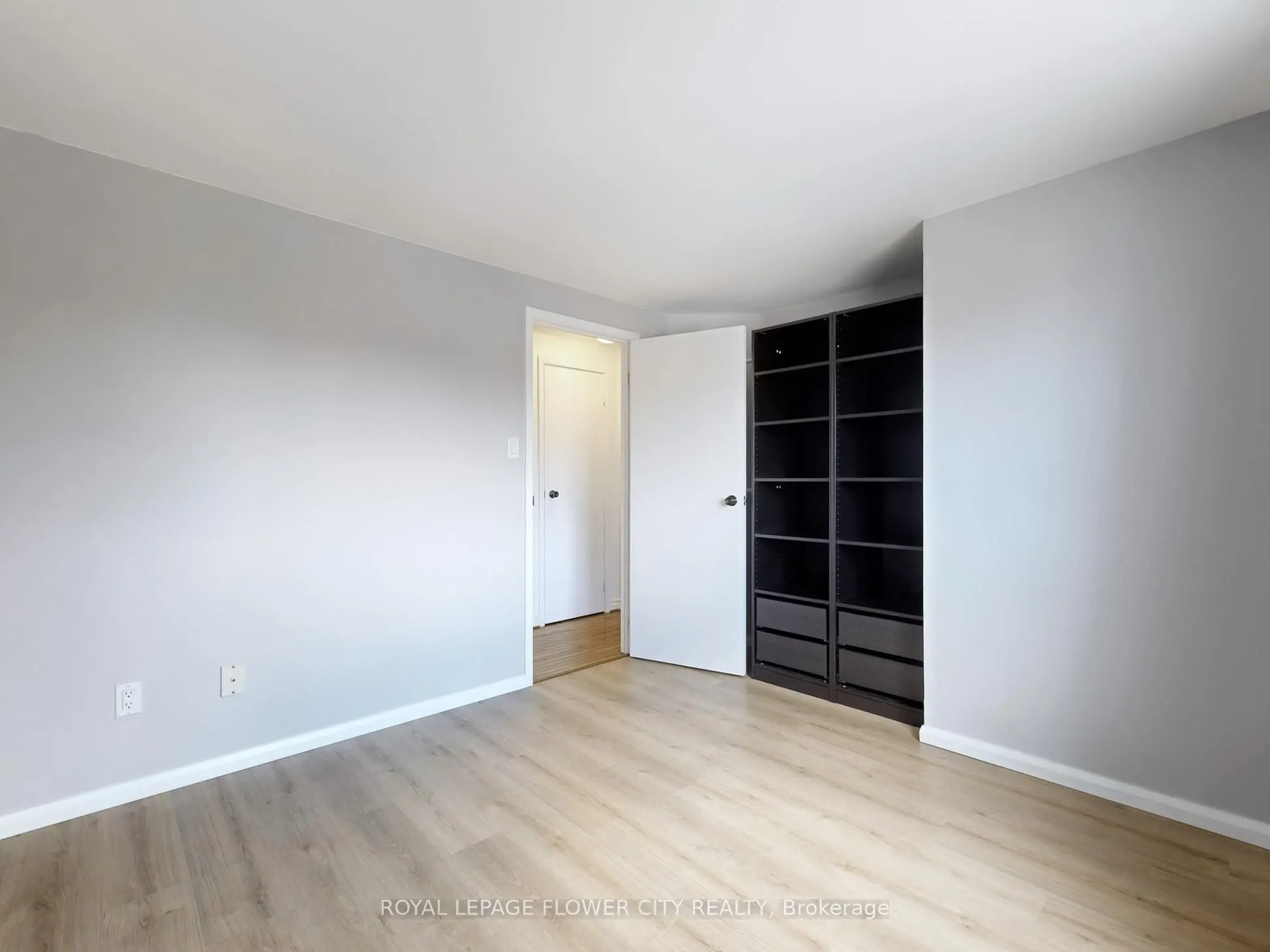 3121 Keynes Crescent