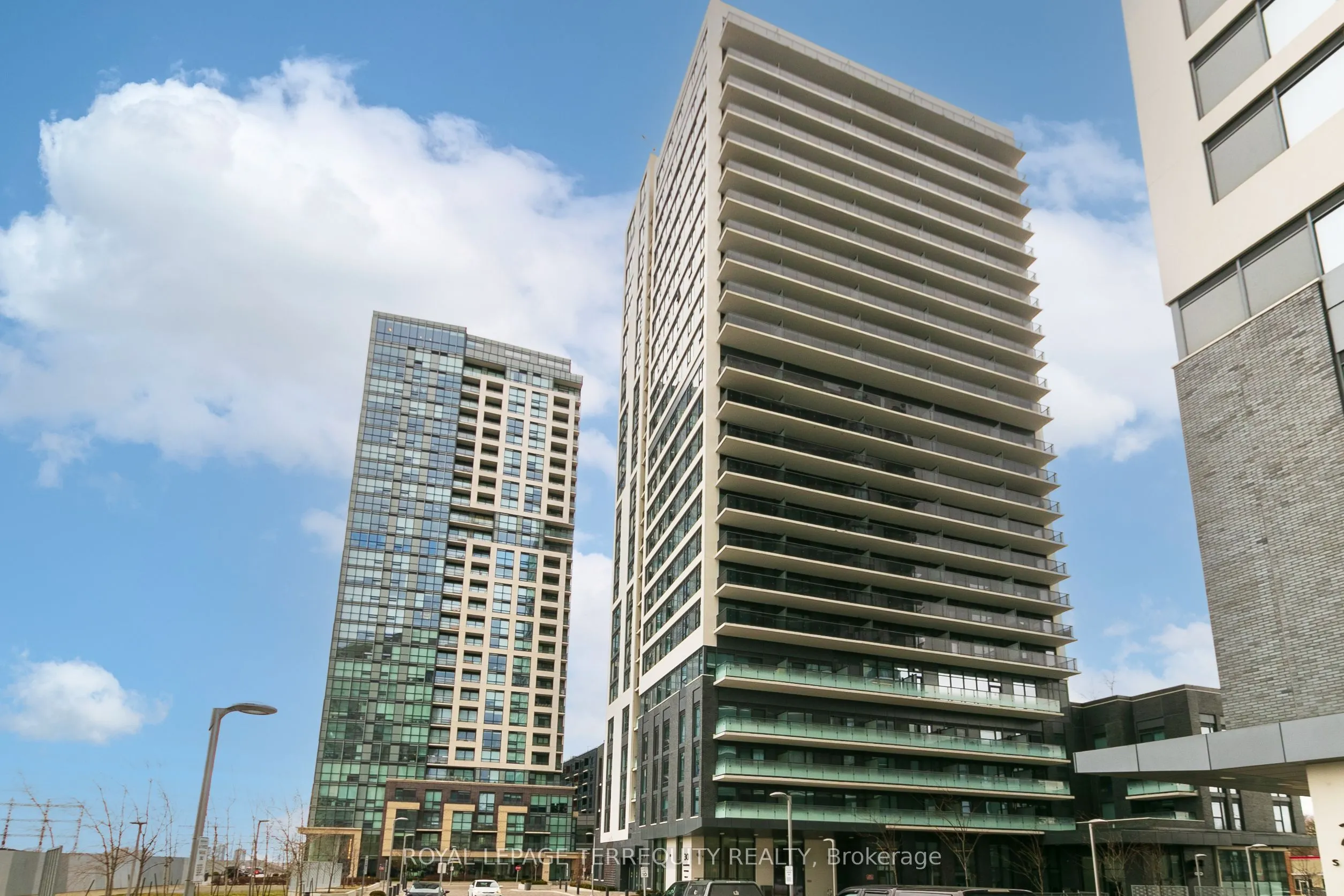 30 Samuel Wood Way, #1911