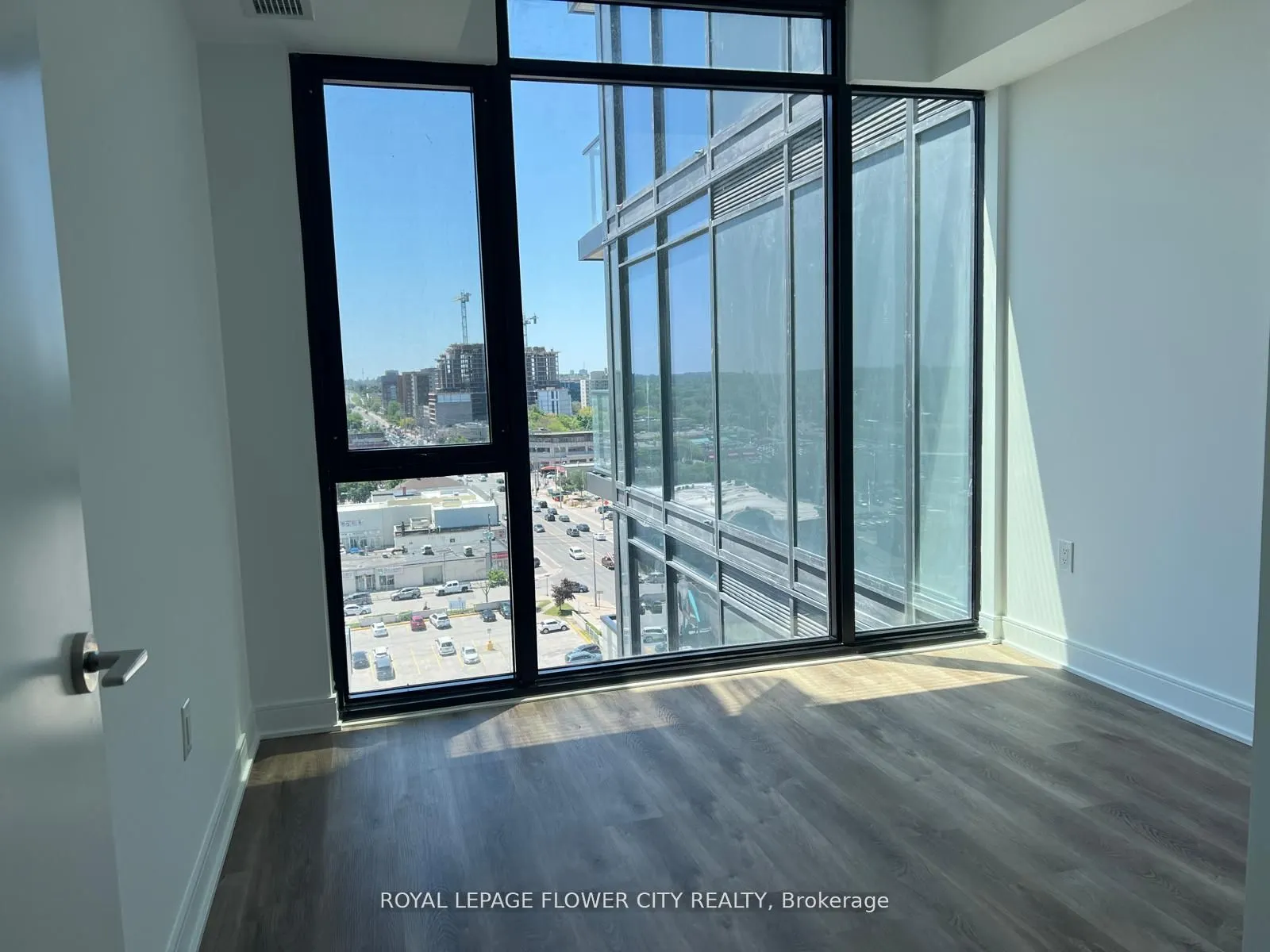 86 DUNDAS Street, #1121
