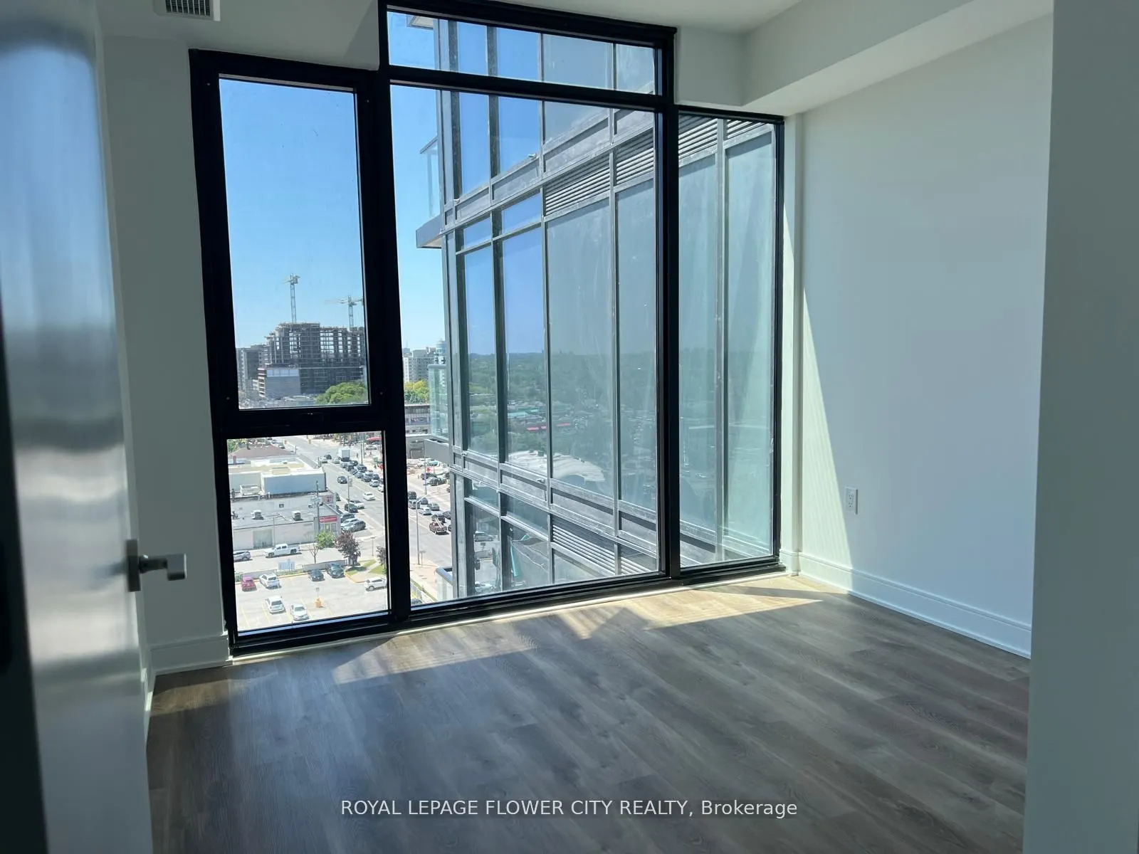 86 DUNDAS Street, #1121