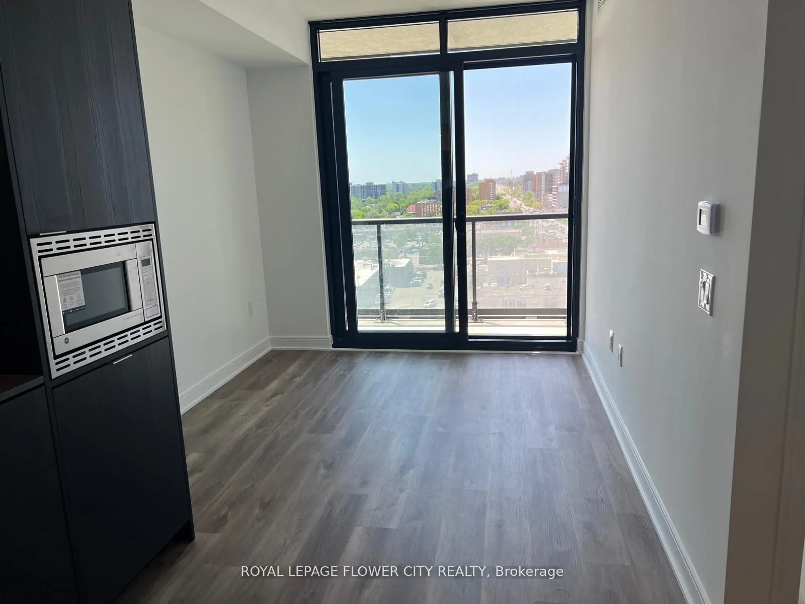 86 DUNDAS Street, #1121