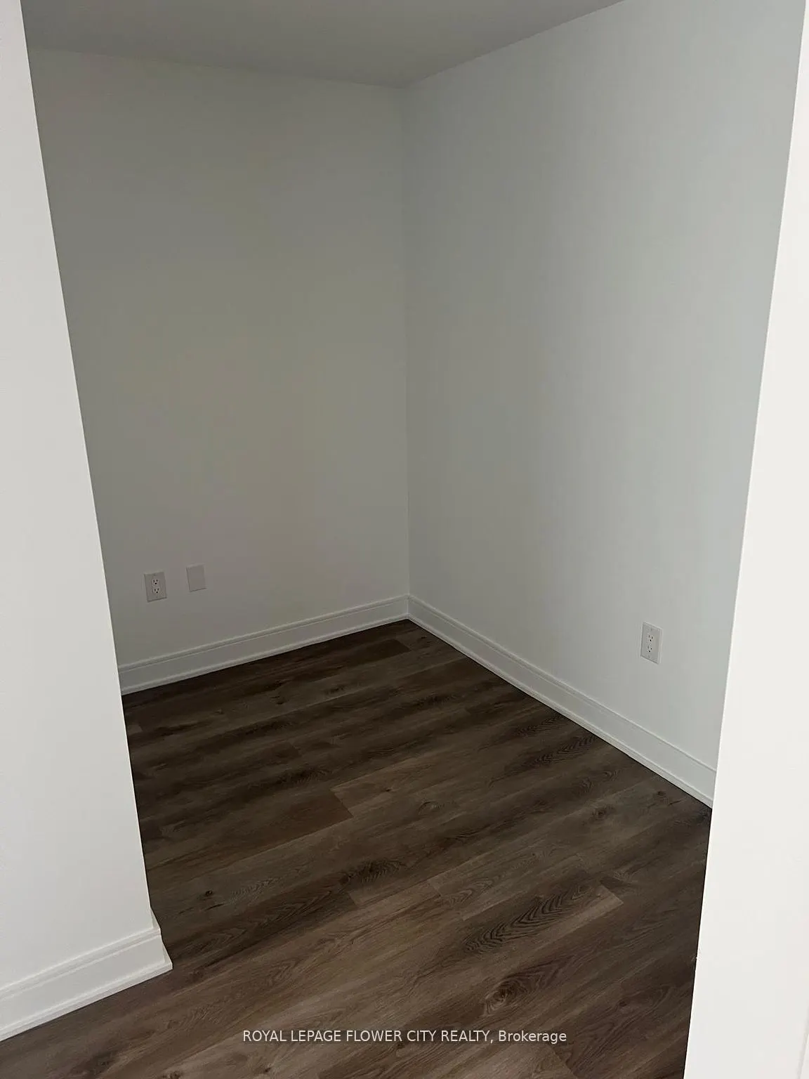 86 DUNDAS Street, #1121