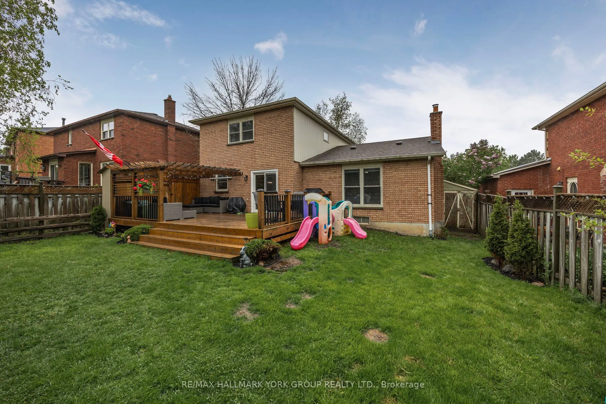 215 Beechfield Crescent