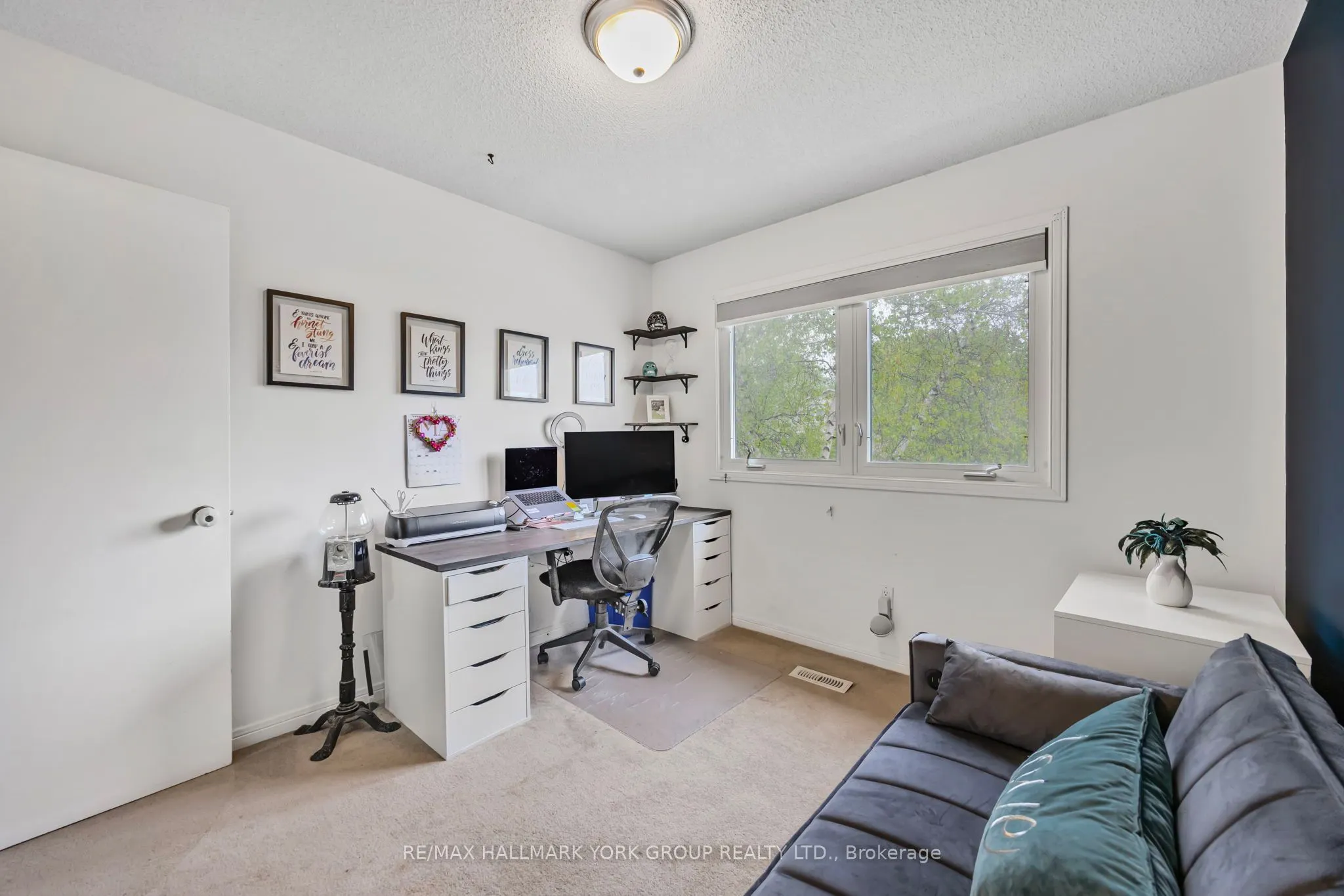 215 Beechfield Crescent