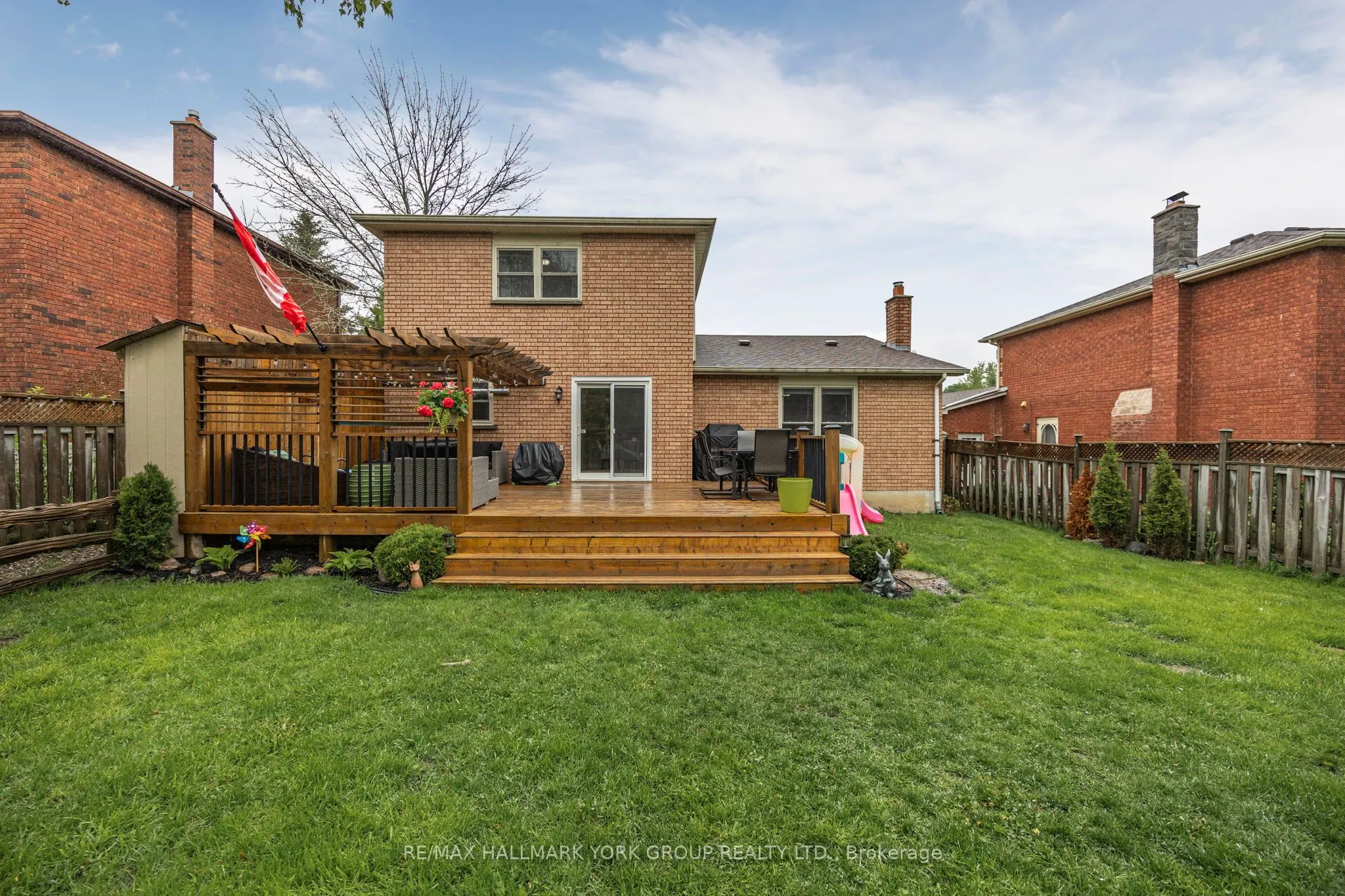 215 Beechfield Crescent