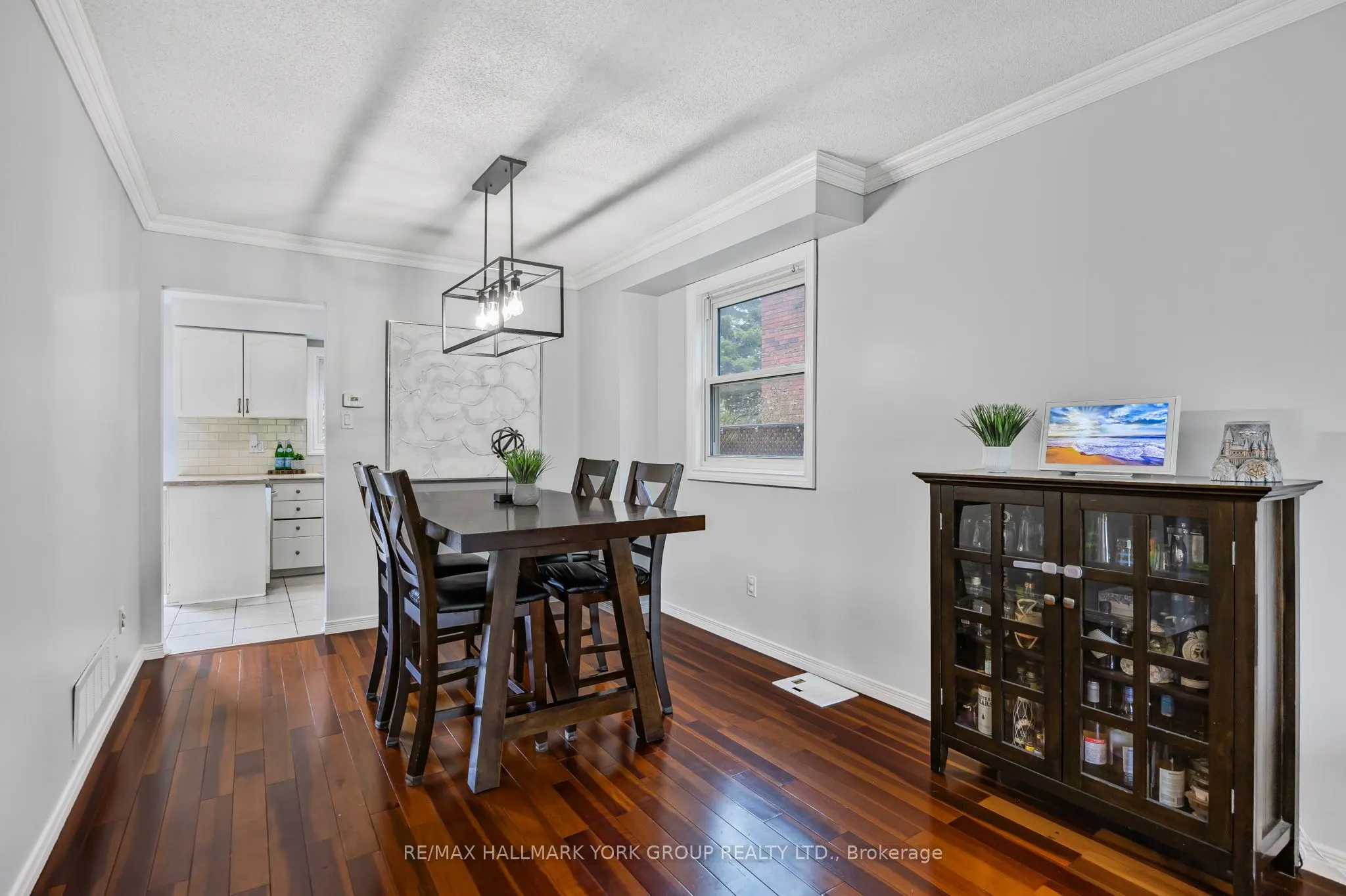 215 Beechfield Crescent