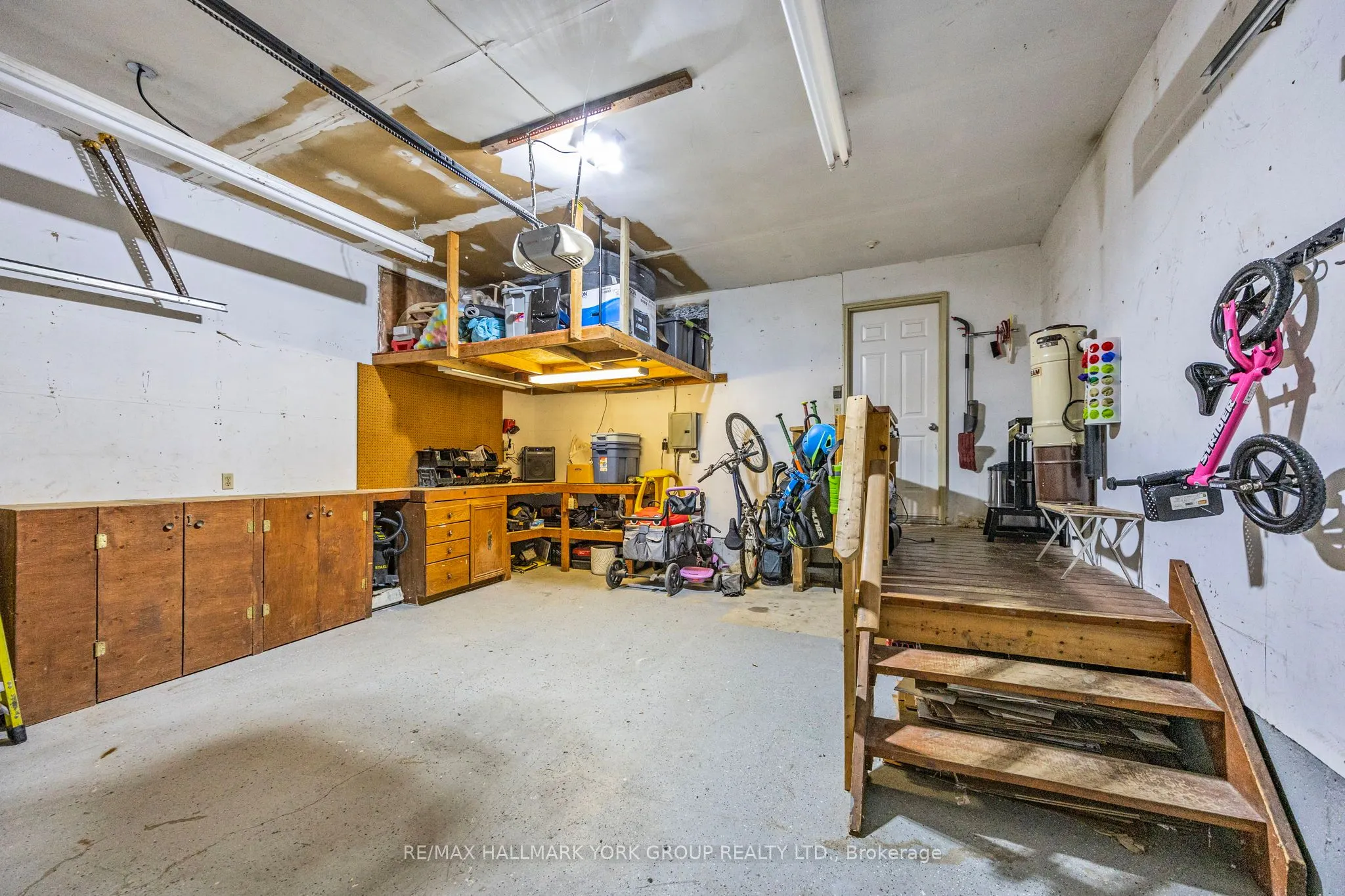 215 Beechfield Crescent