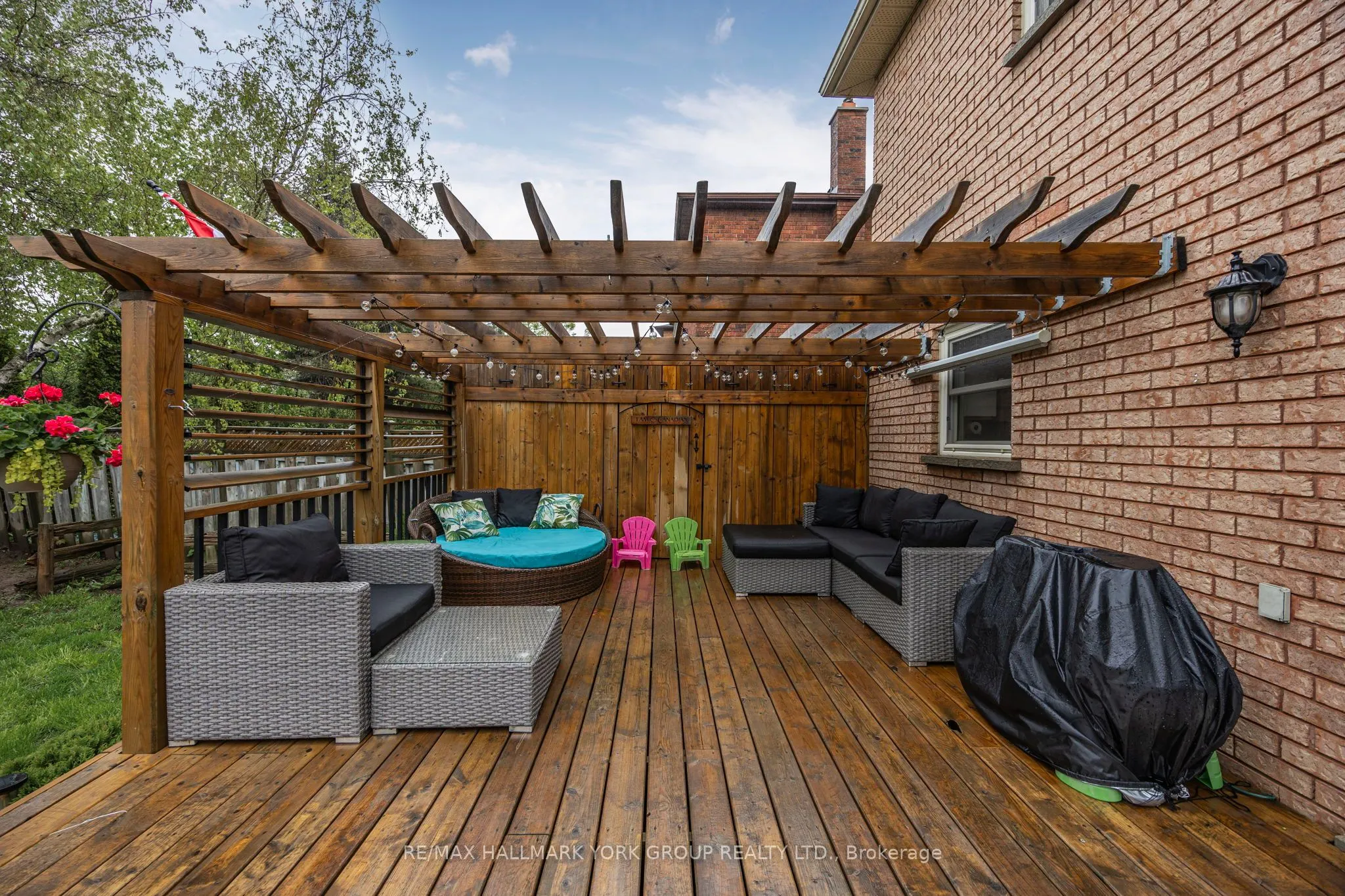 215 Beechfield Crescent