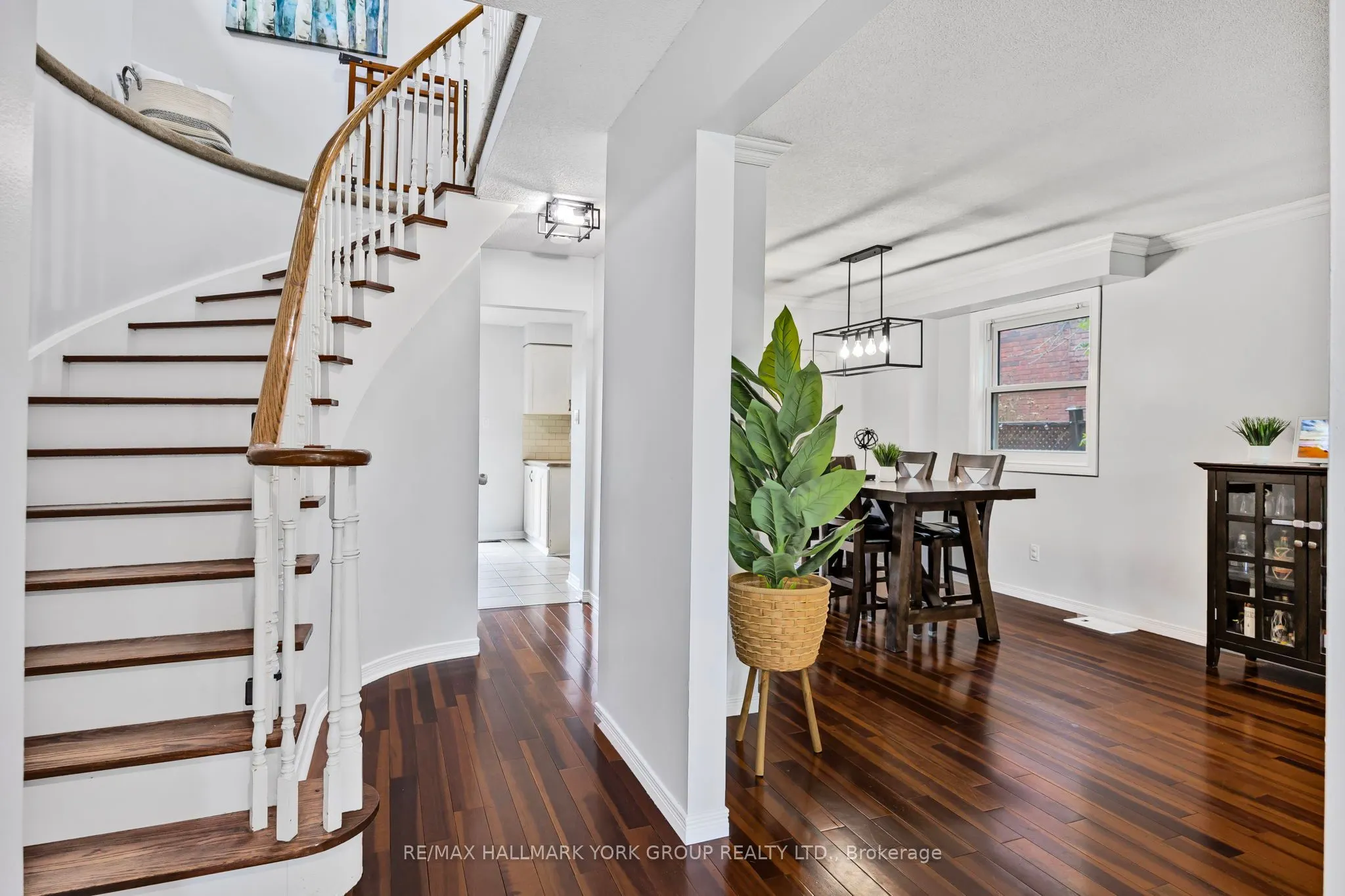 215 Beechfield Crescent