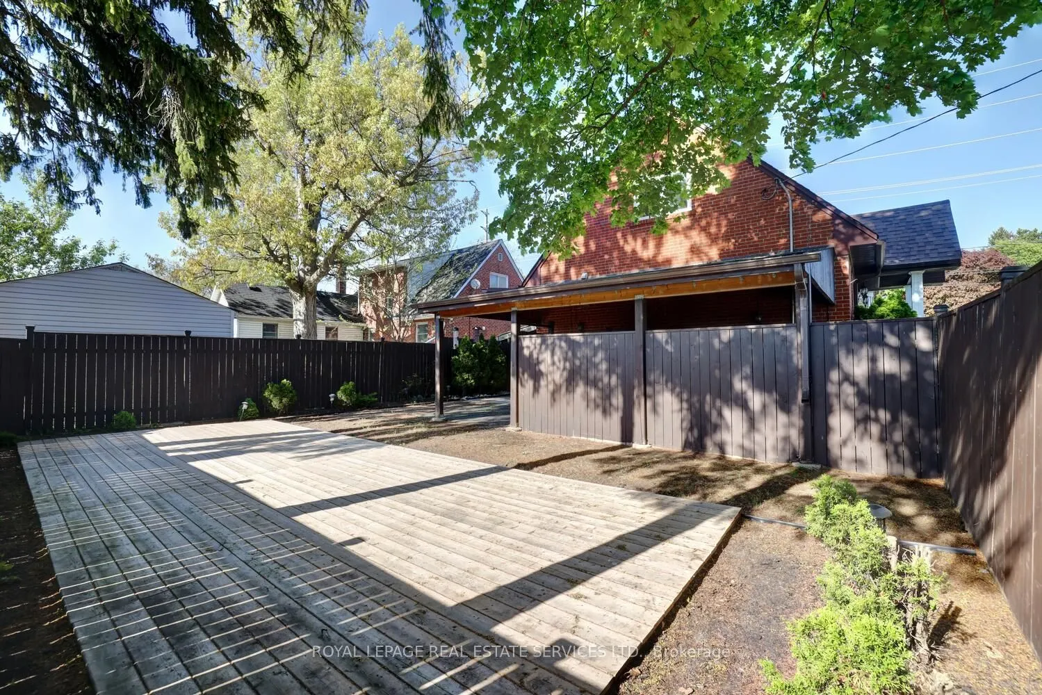 2 North Heights Road