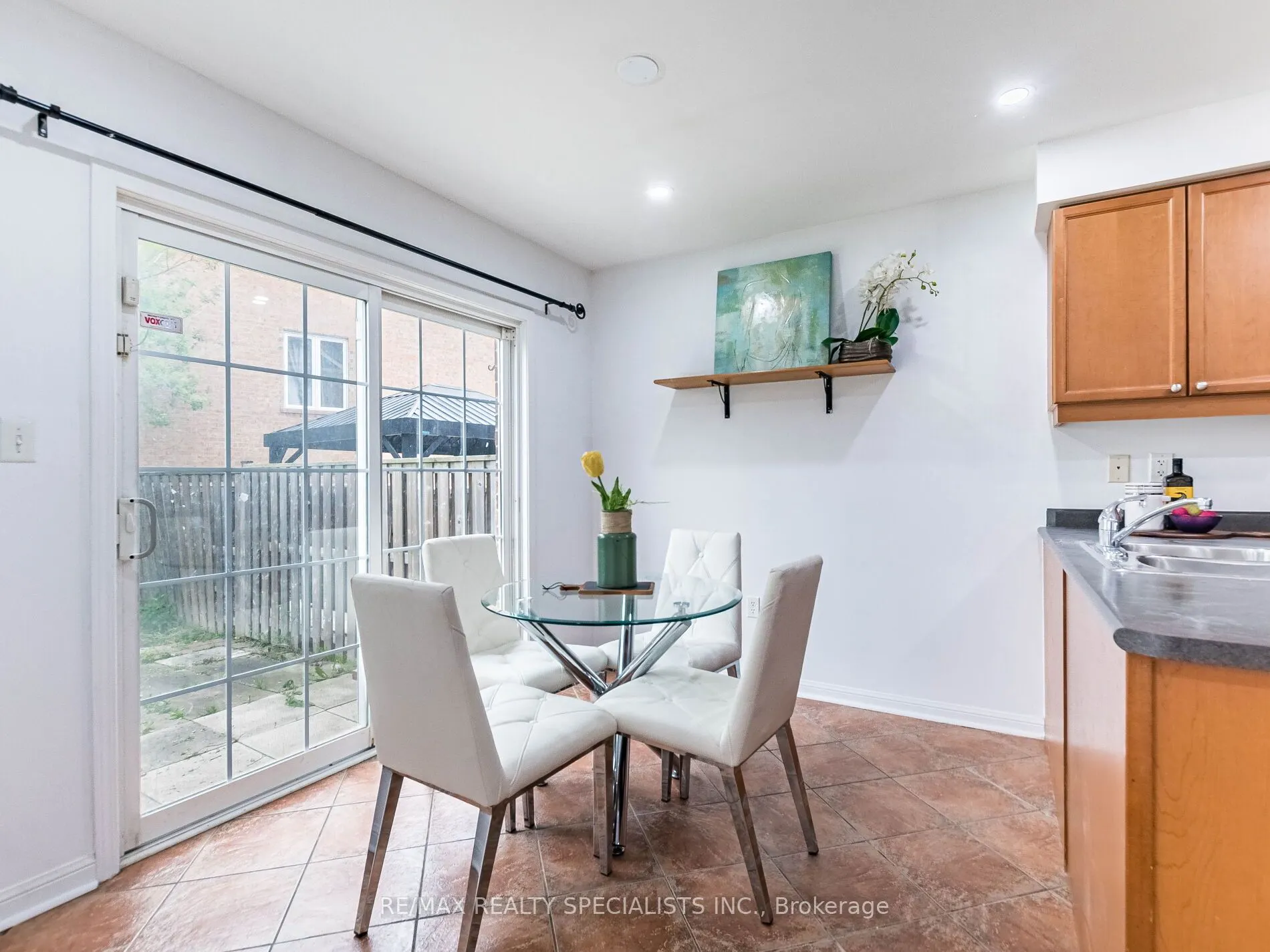 105 DECKER HOLLOW Circle