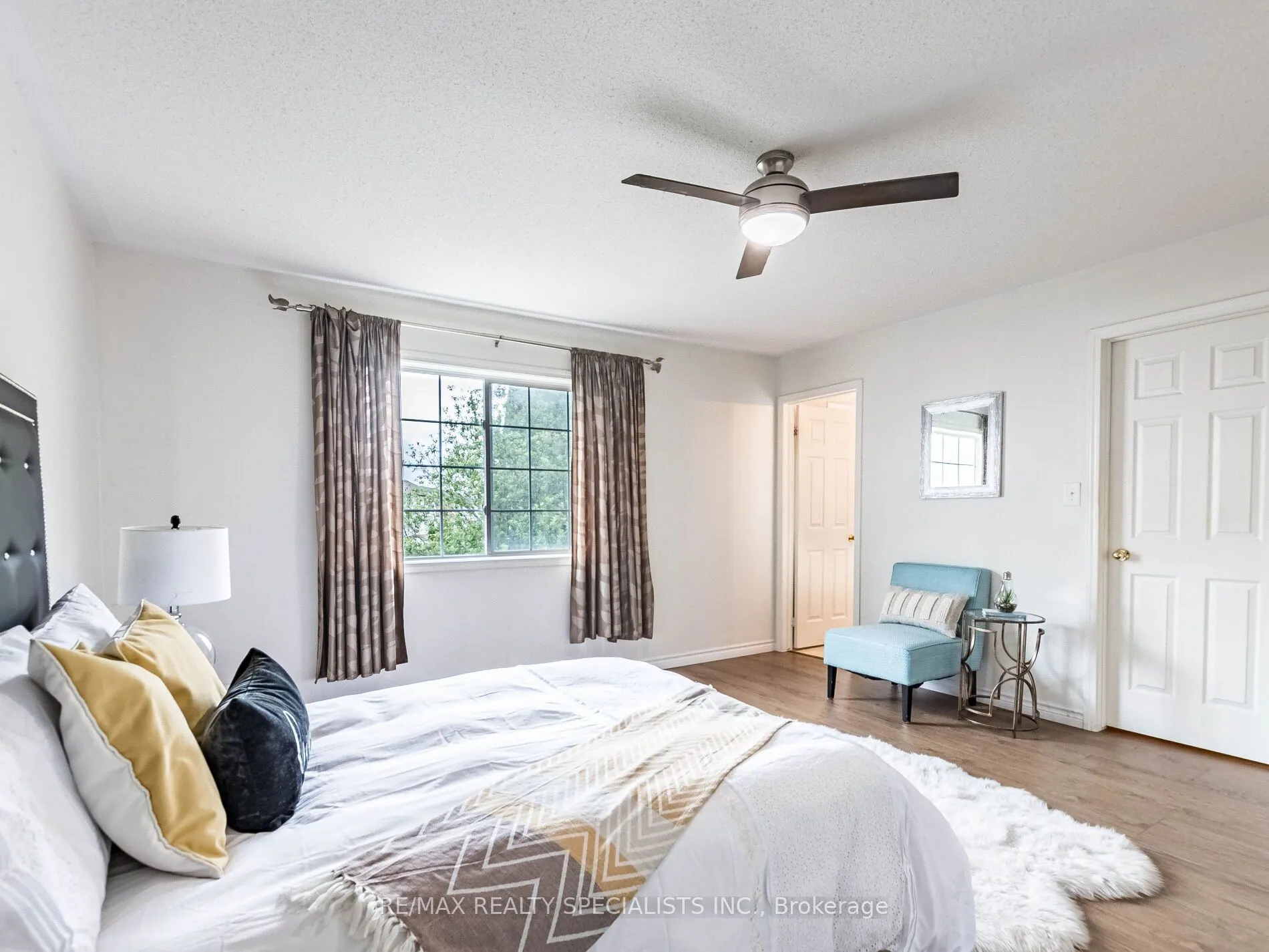 105 DECKER HOLLOW Circle