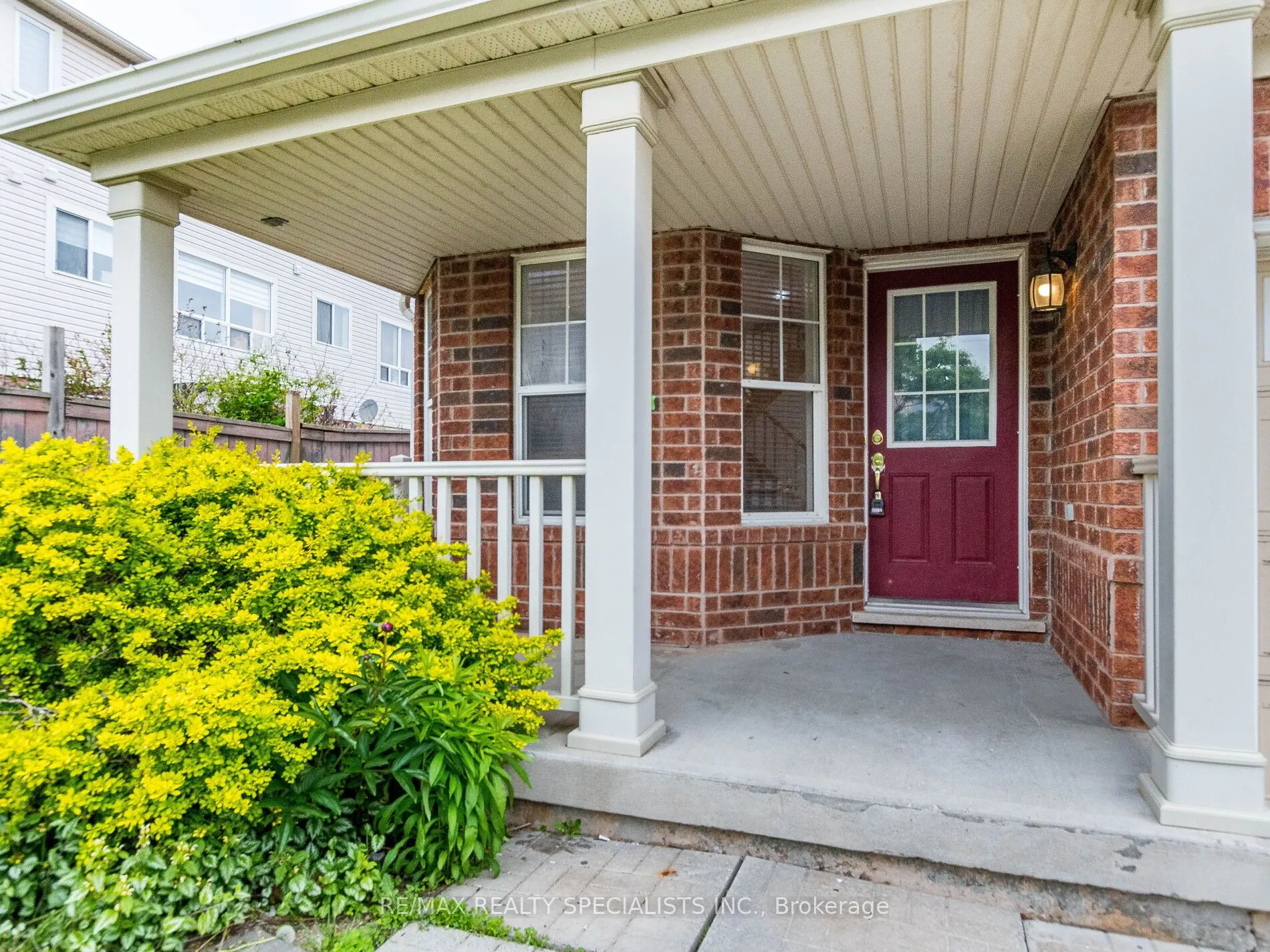 105 DECKER HOLLOW Circle