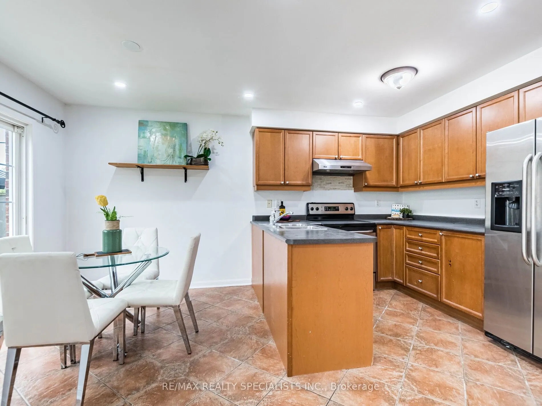 105 DECKER HOLLOW Circle