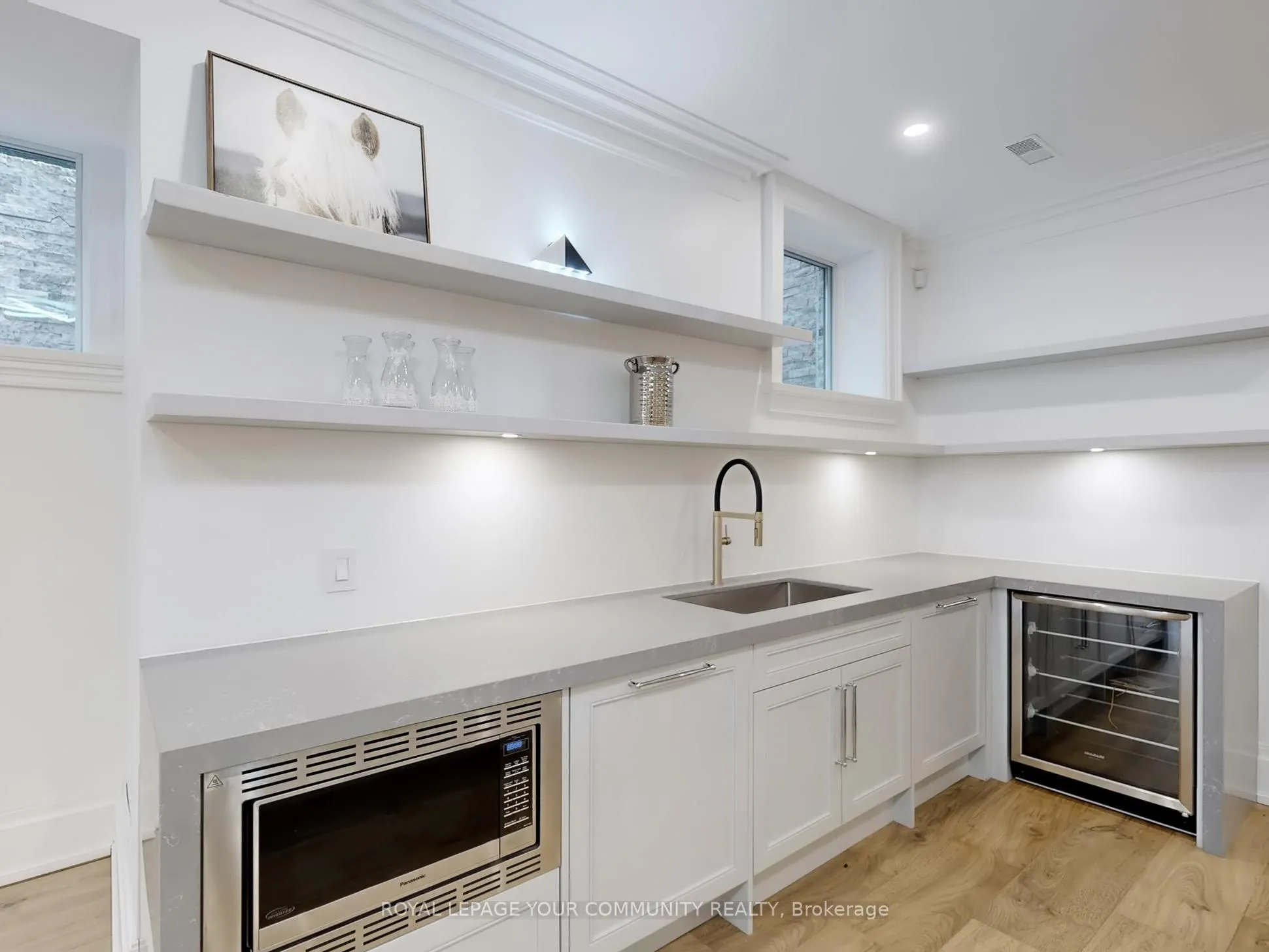 1257 Lakeshore Road W