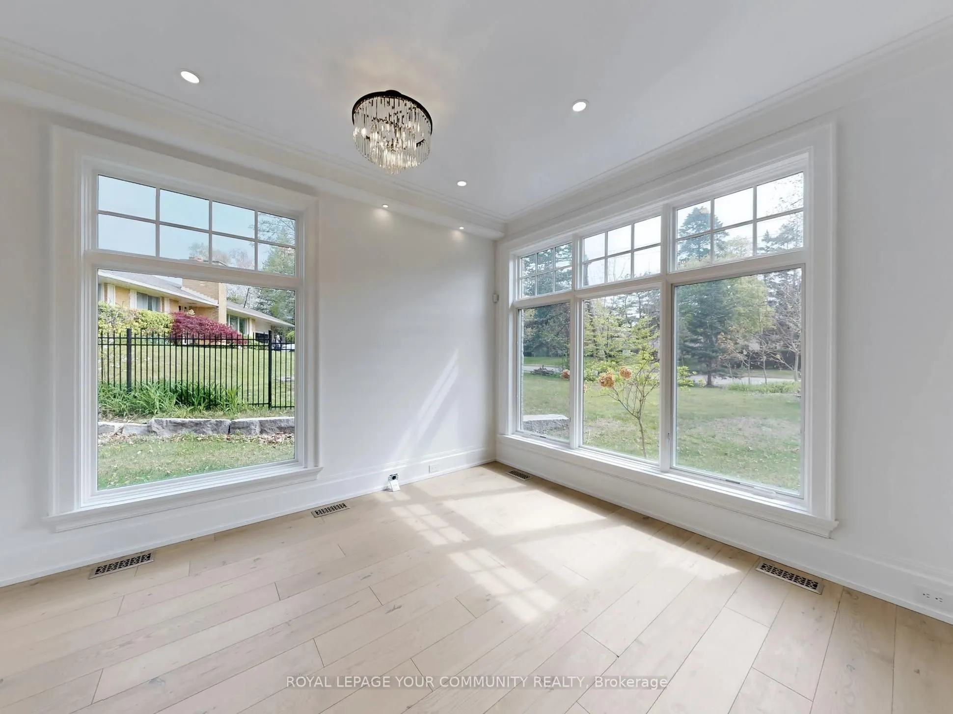 1257 Lakeshore Road W