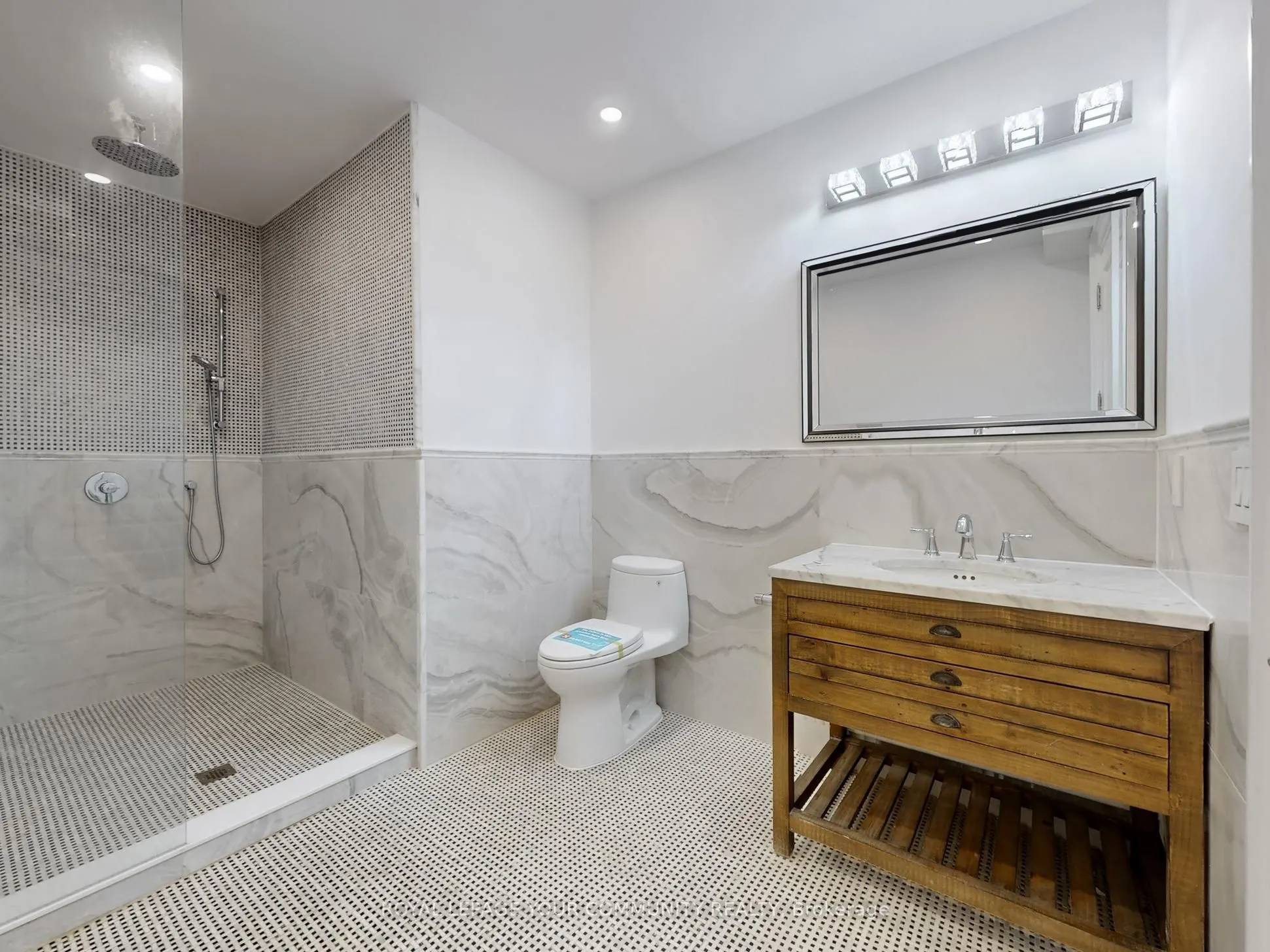 1257 Lakeshore Road W