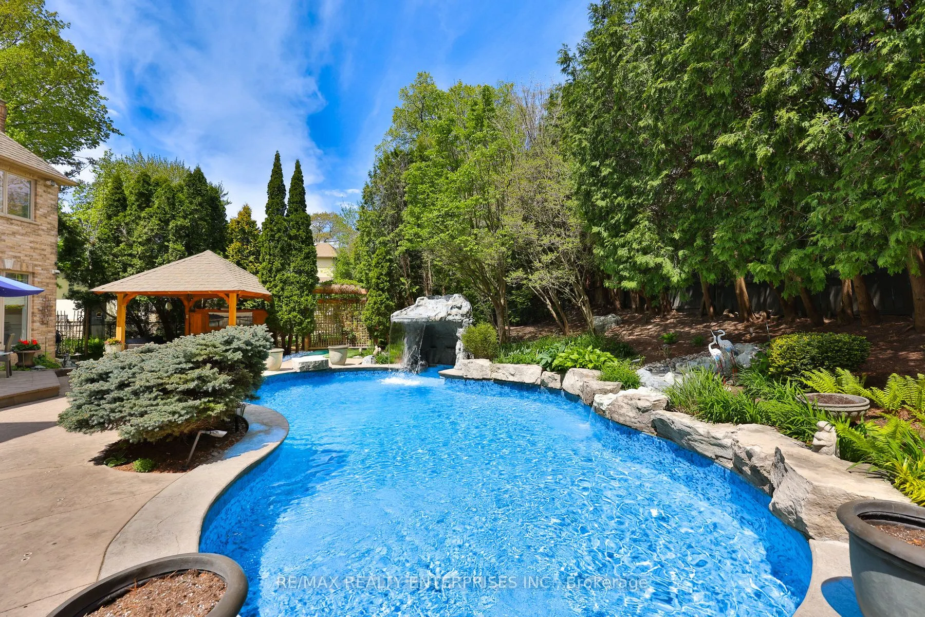 1277 Woodeden Drive
