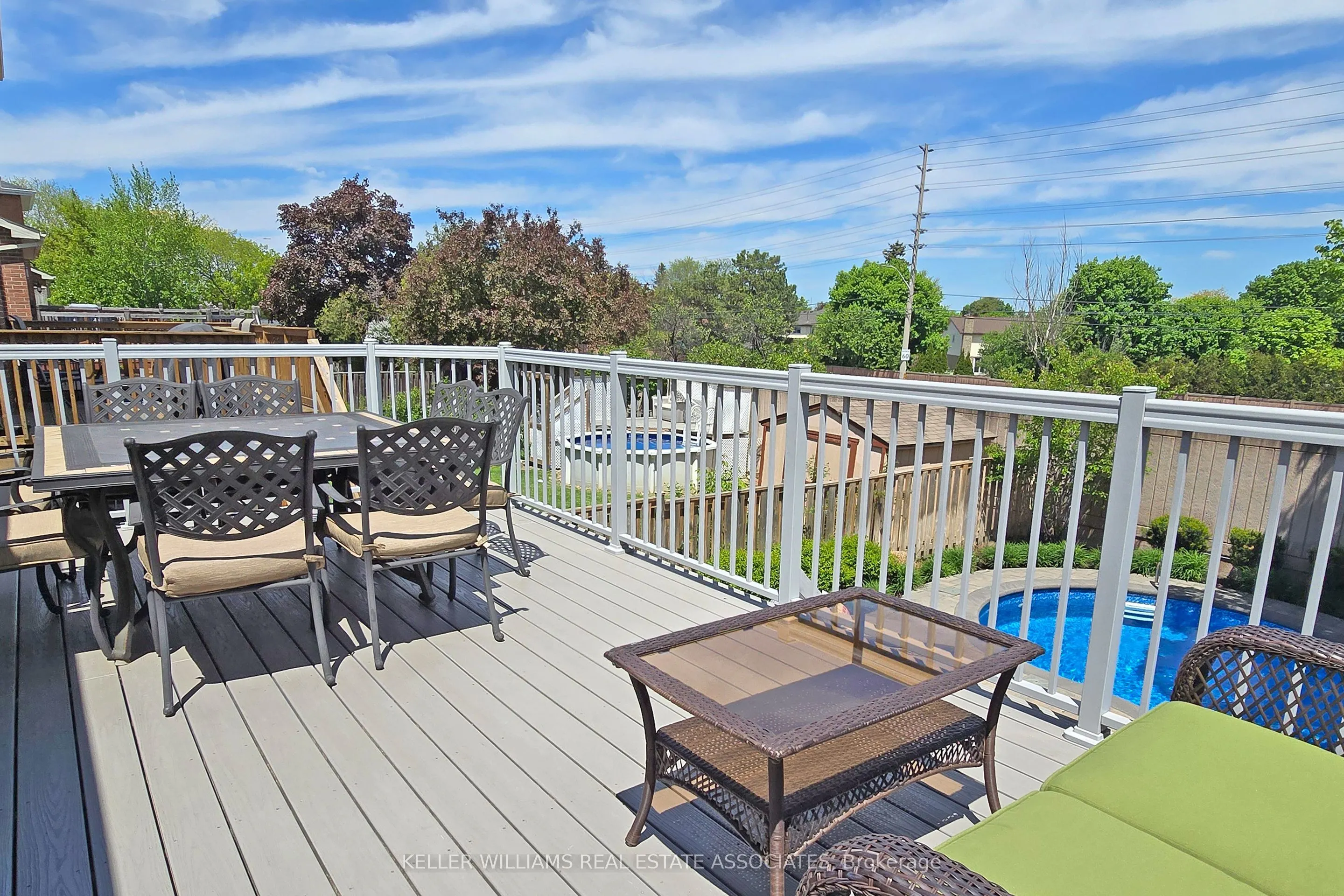 6931 Hickling Crescent