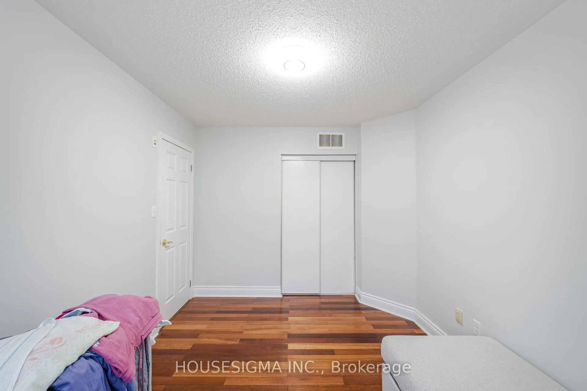 760 Neighbourhood Circle, #3