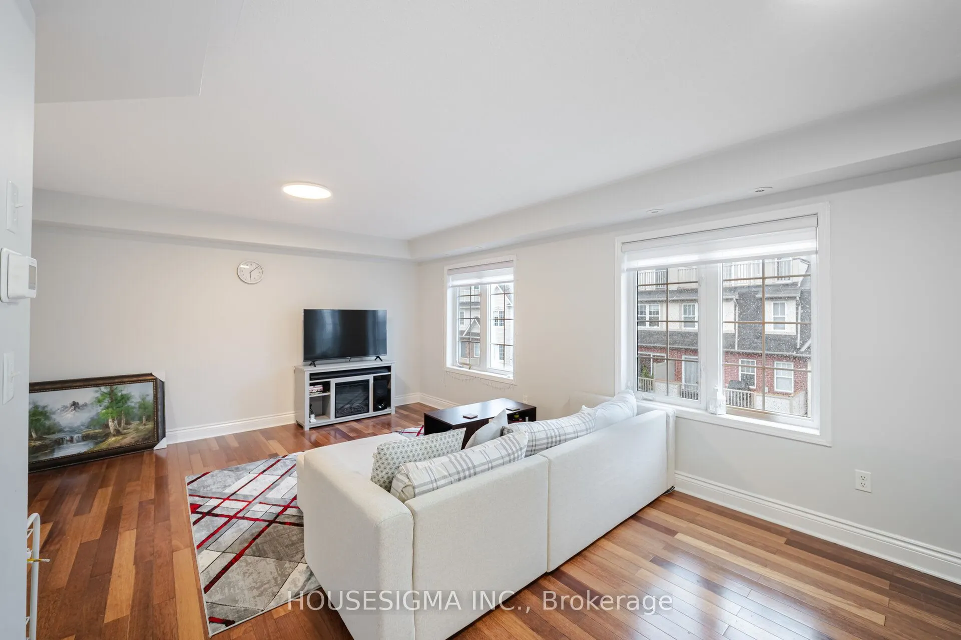 760 Neighbourhood Circle, #3