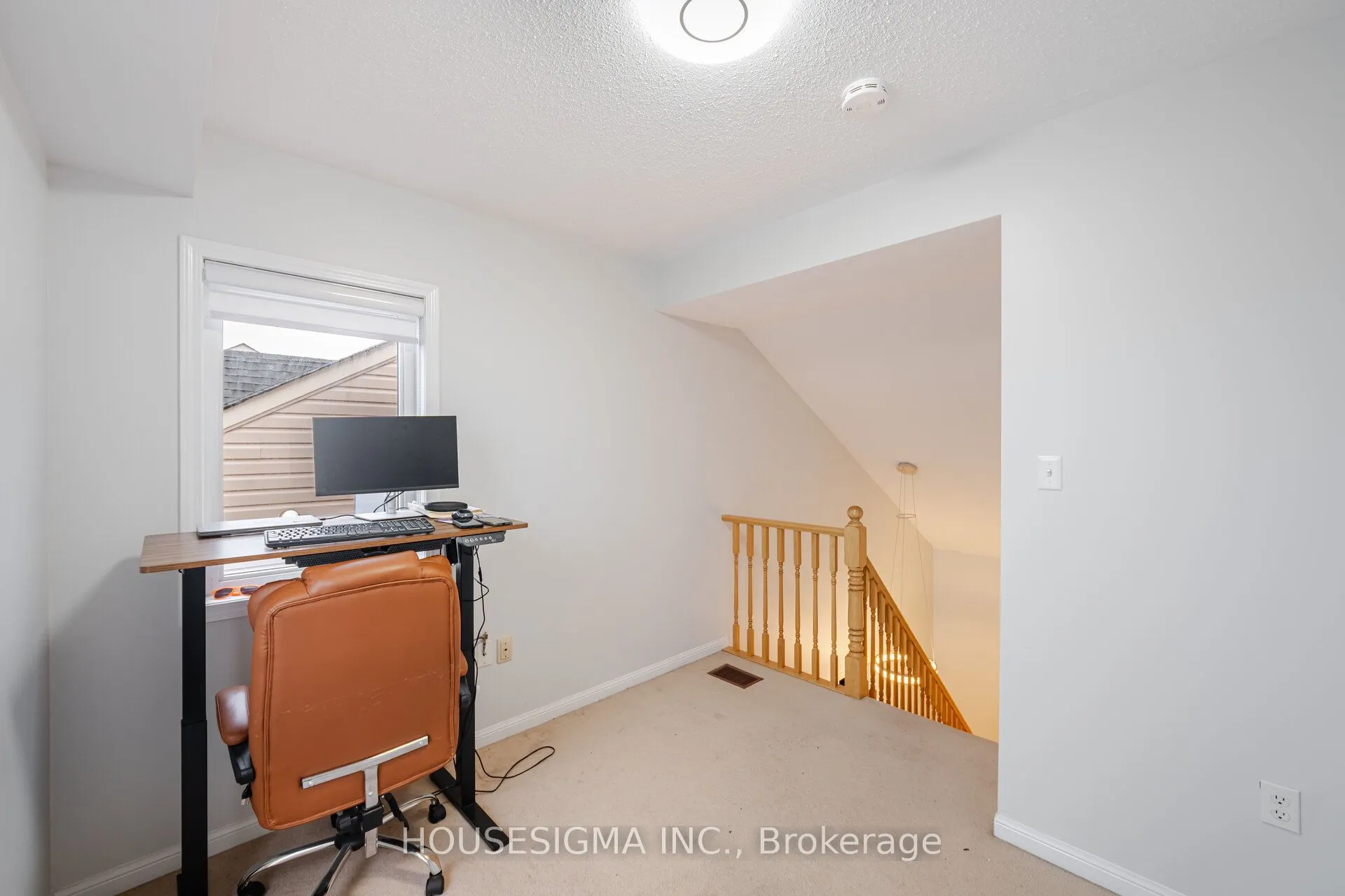760 Neighbourhood Circle, #3