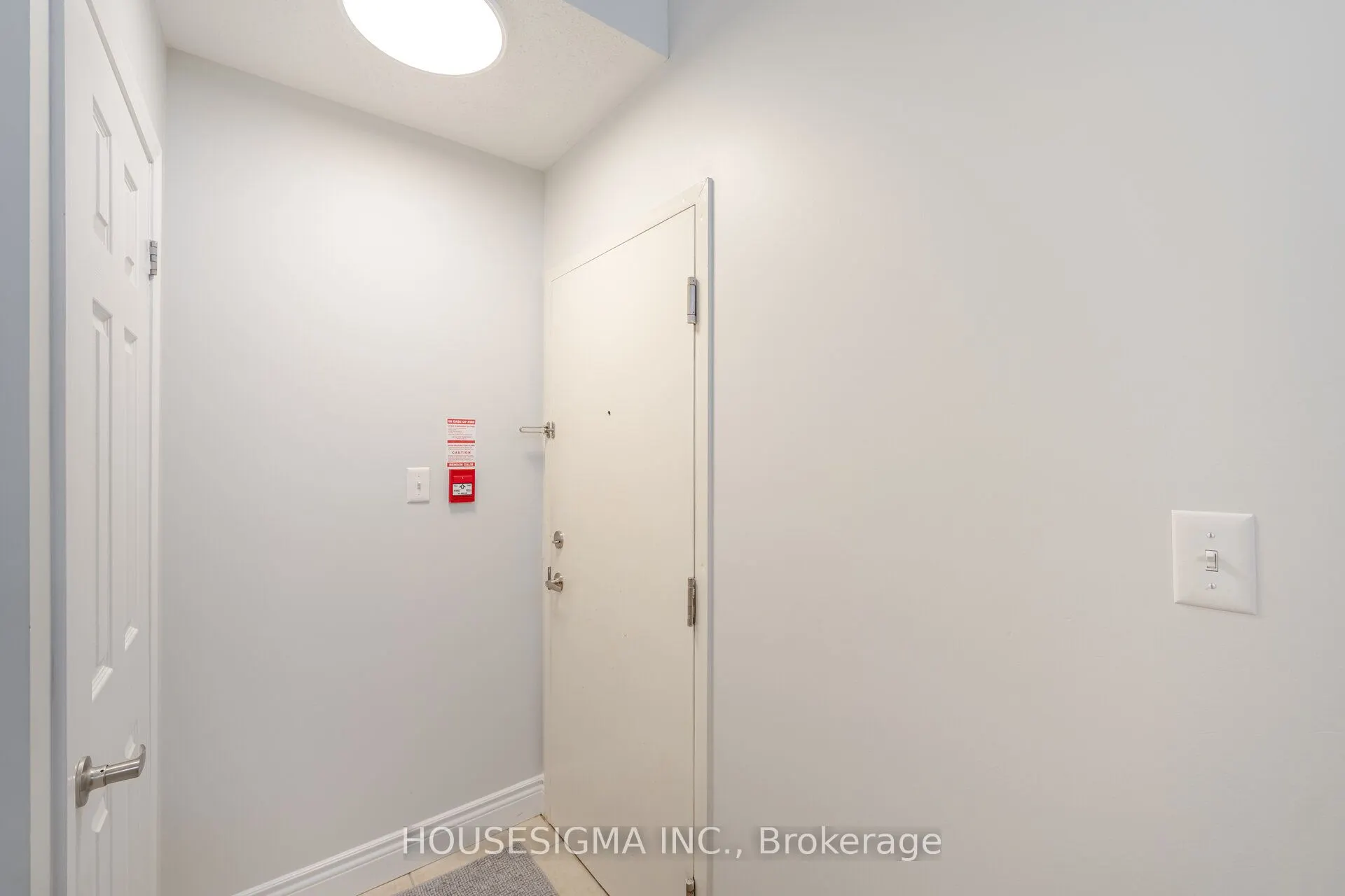 760 Neighbourhood Circle, #3