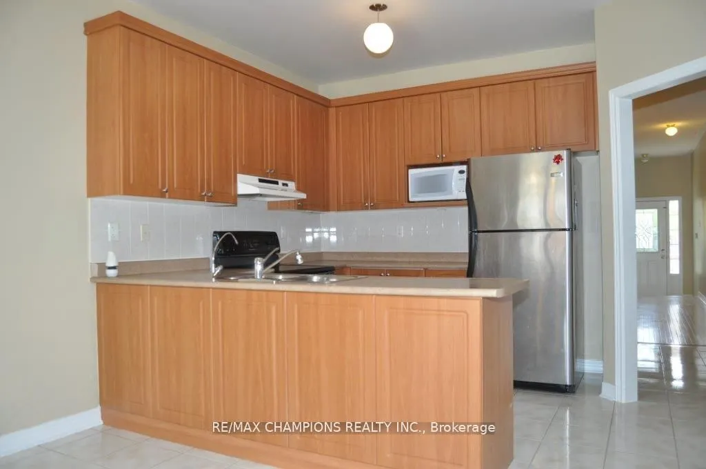 104 Masters Green Crescent
