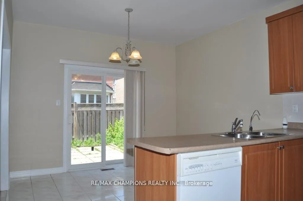104 Masters Green Crescent