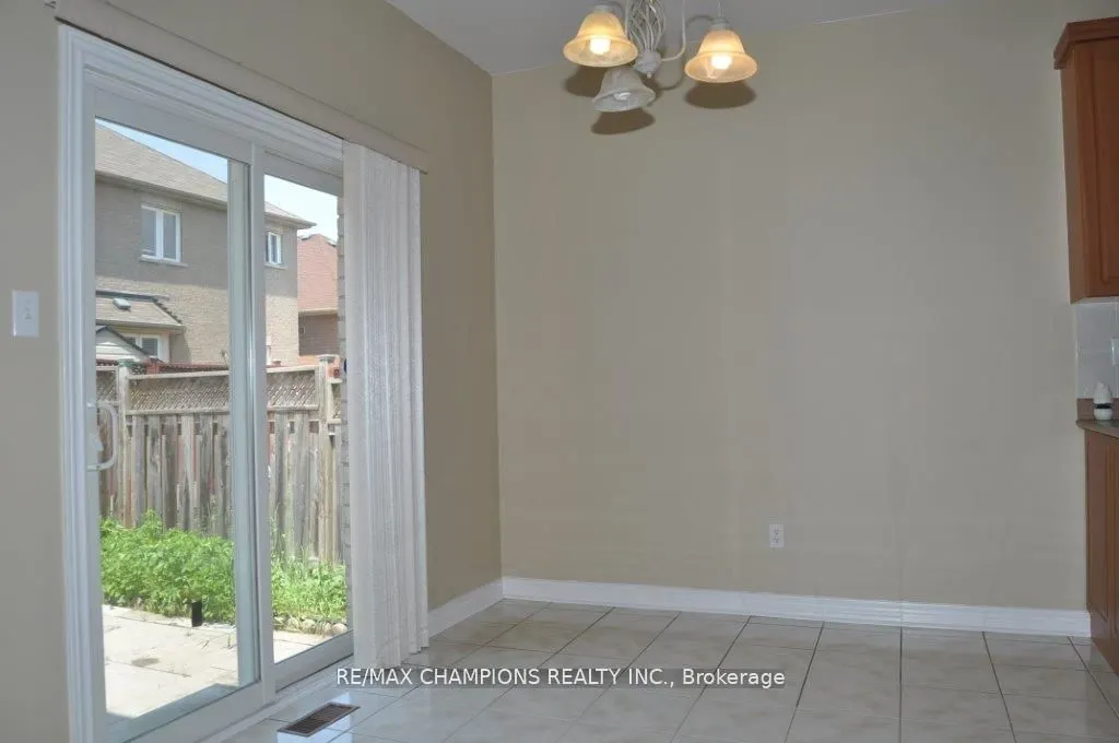 104 Masters Green Crescent