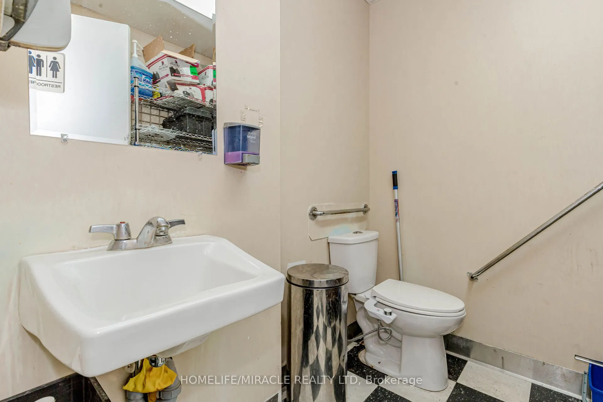 128 Queen Street S, #23