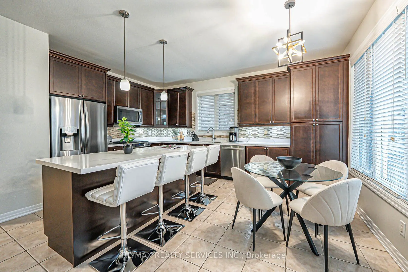 879 Etherington Way