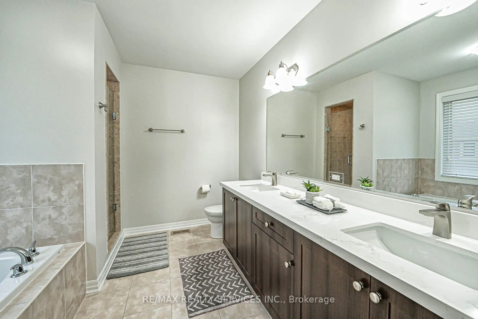 879 Etherington Way