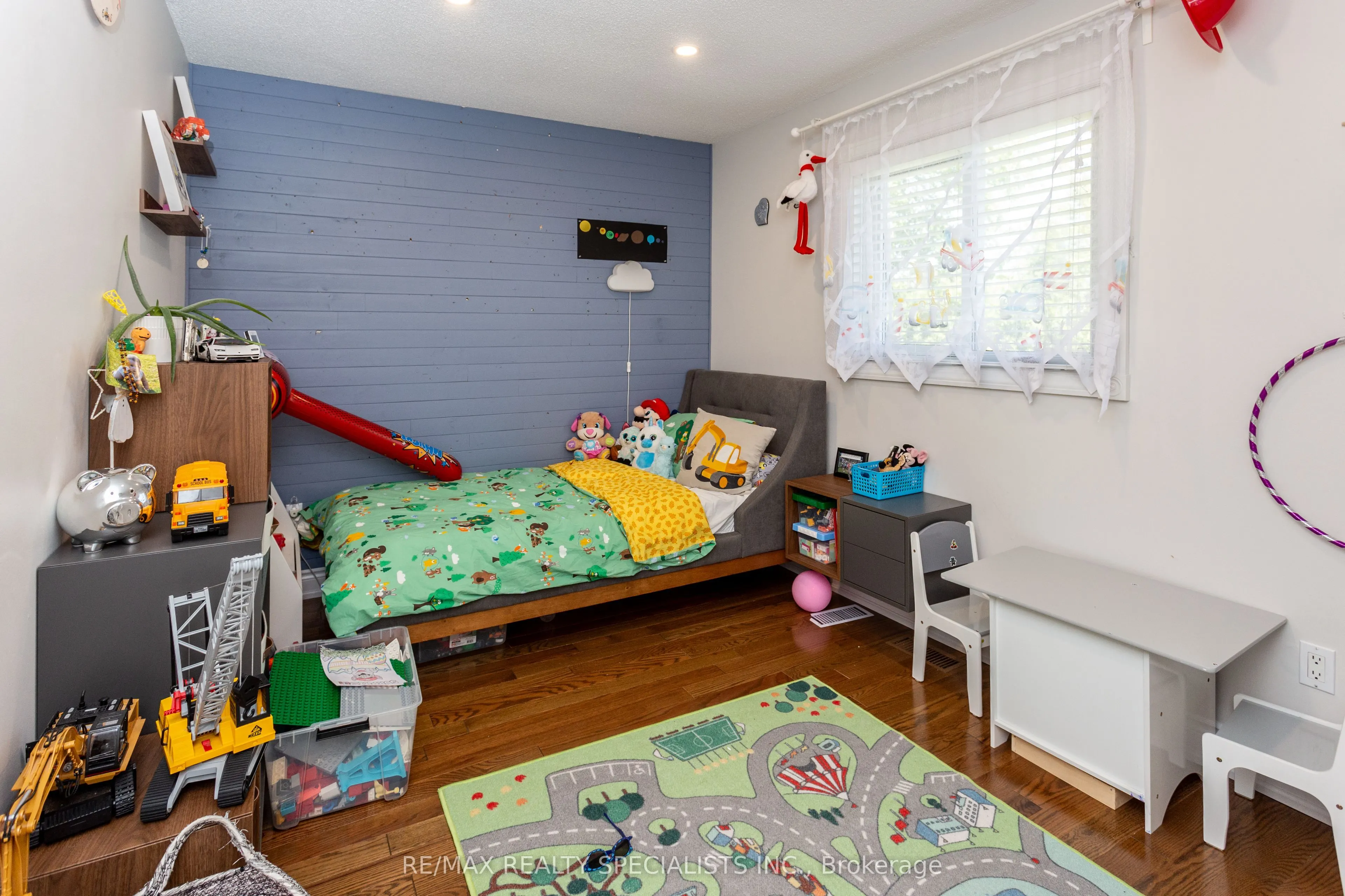 4386 Curia Crescent