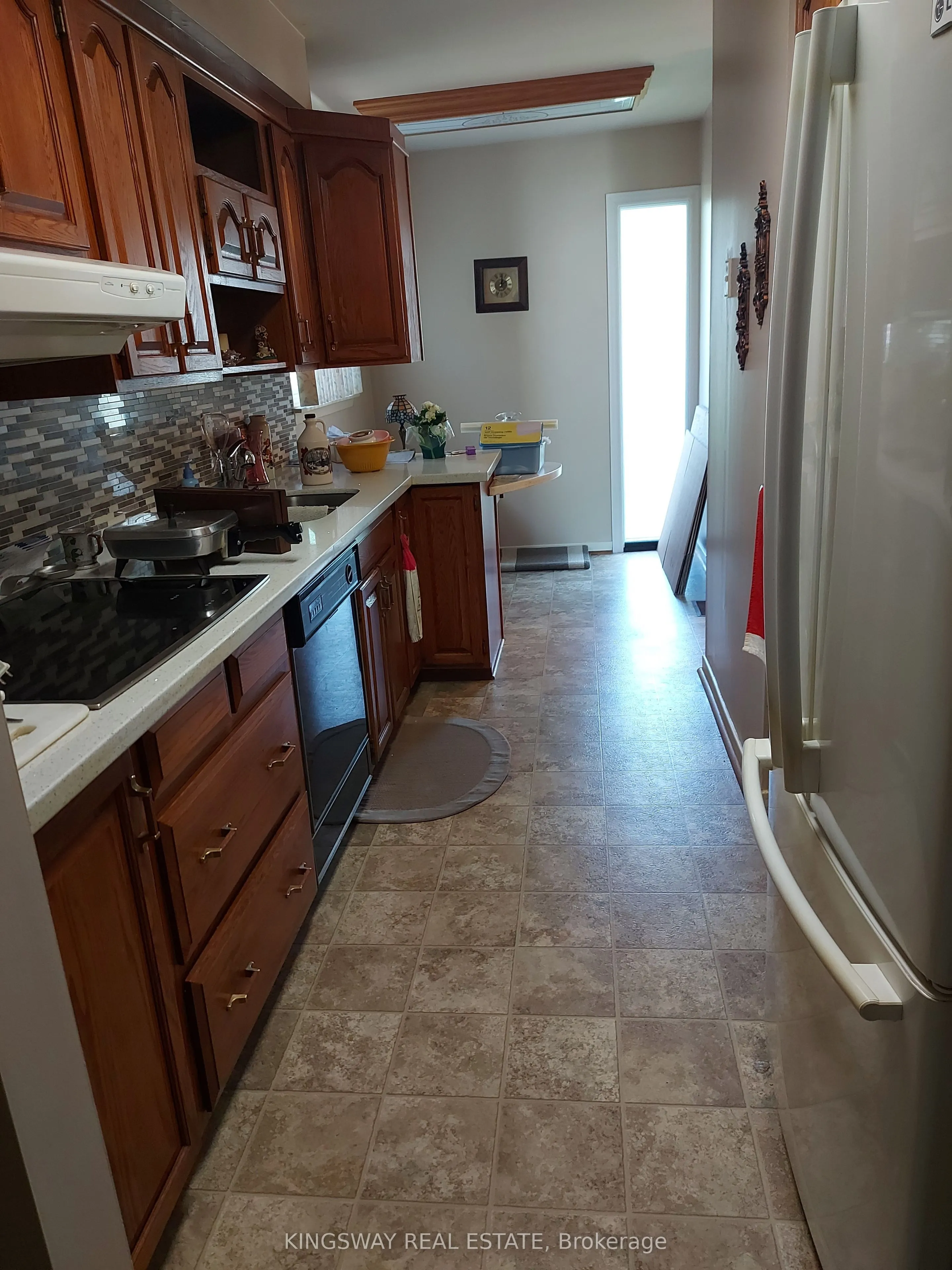 20 Mineola Road E, #101