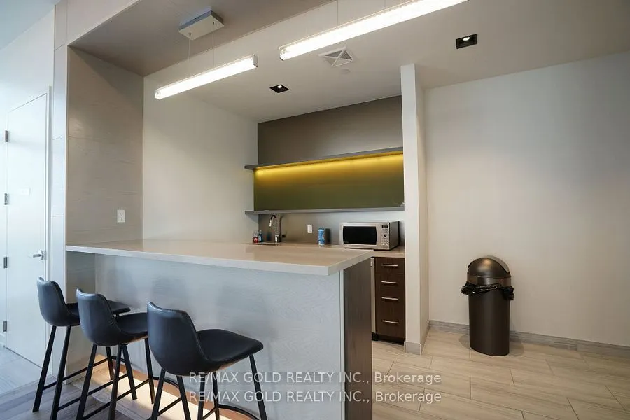 4633 Glen Erin Drive #607