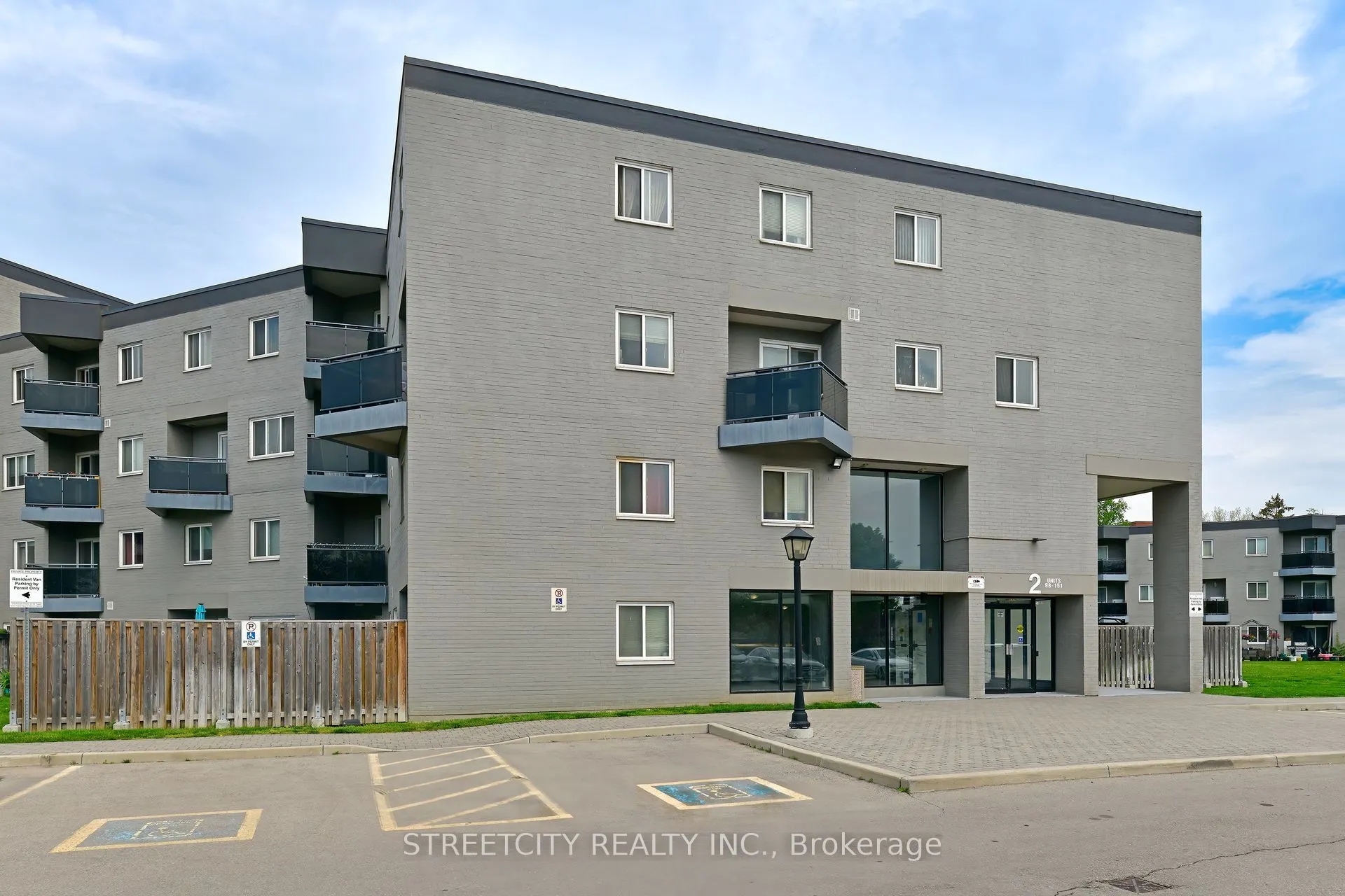 2001 Bonnymede Drive, #140
