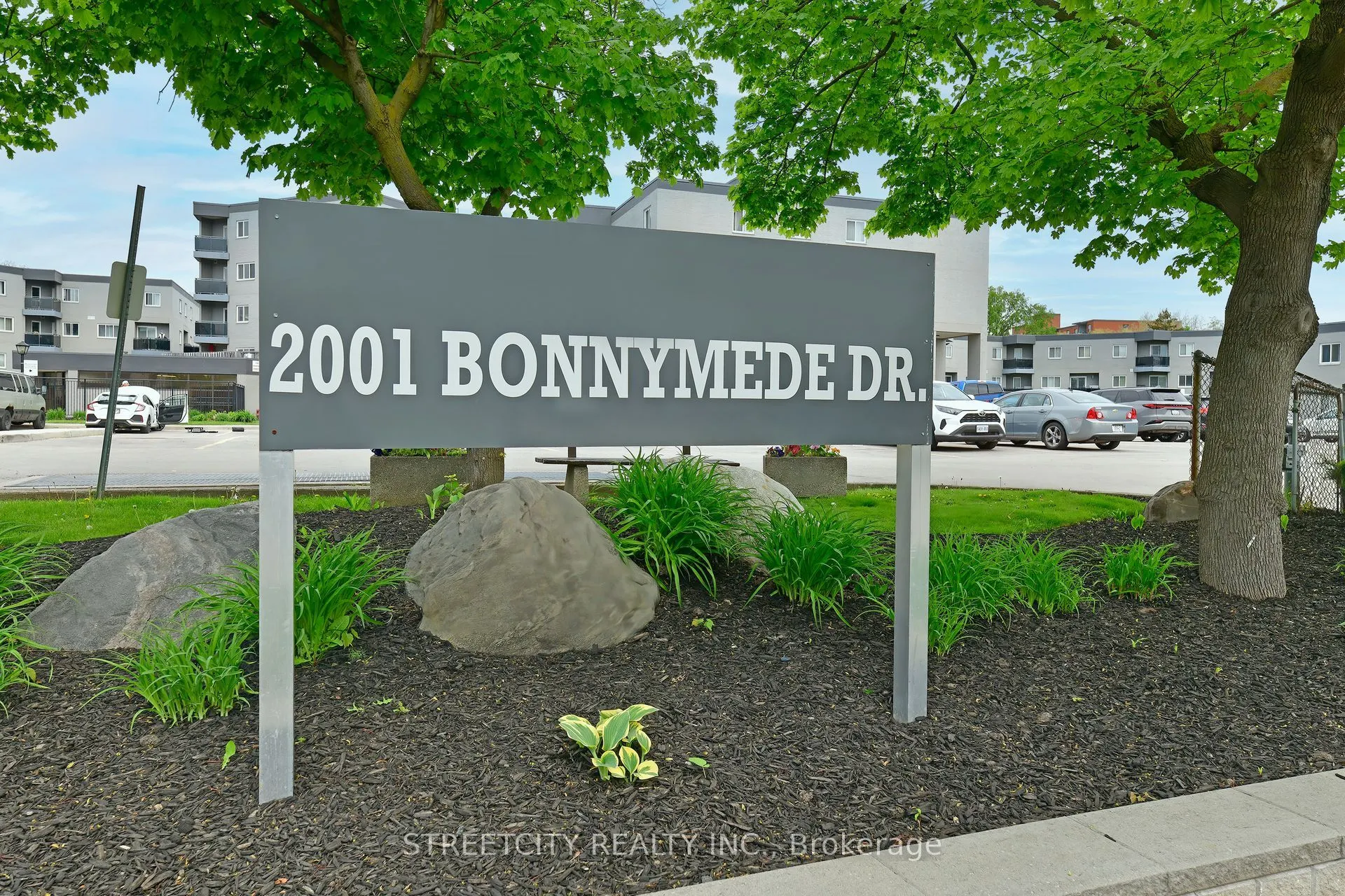 2001 Bonnymede Drive, #140