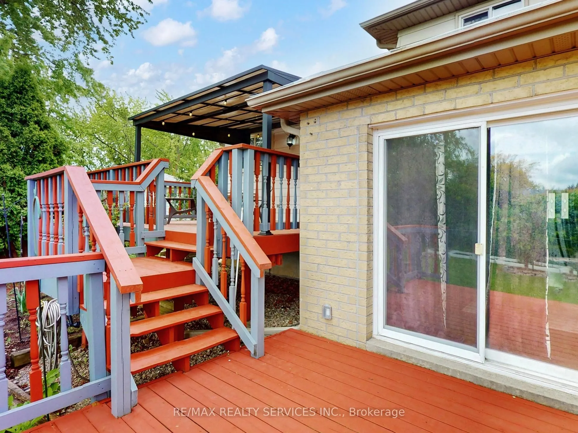 53 Geneva Crescent